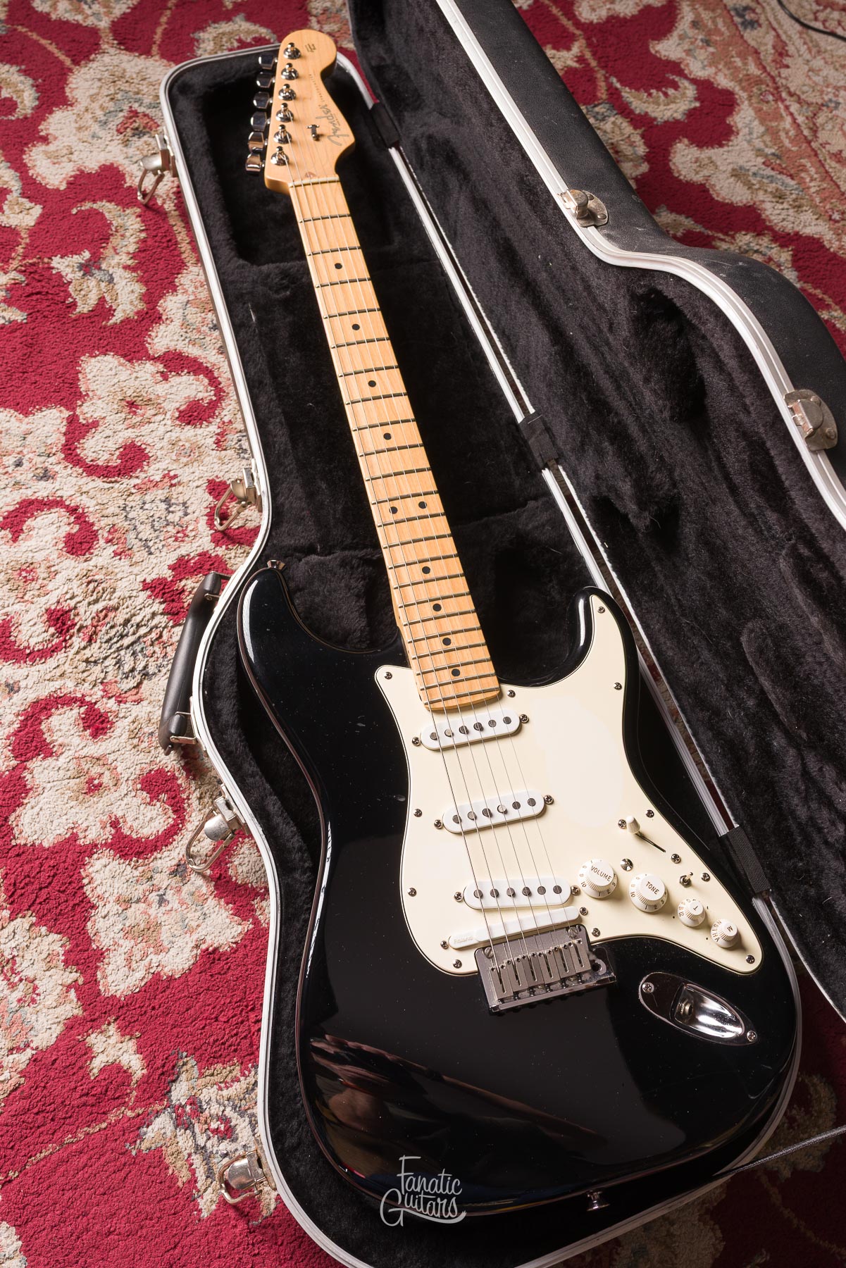 Fender VG Stratocaster - Black #Z7034607 Segunda Mano