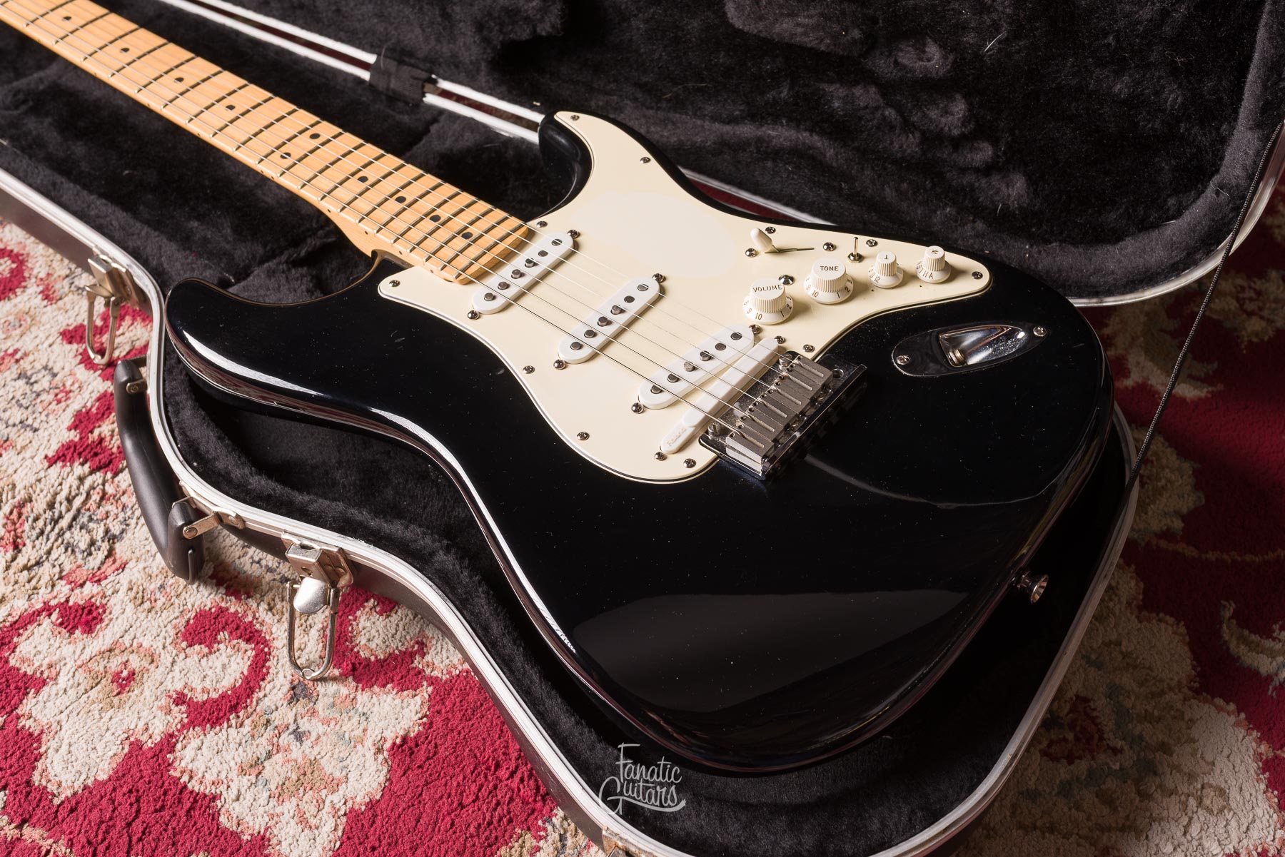 Fender VG Stratocaster - Black #Z7034607 Segunda Mano