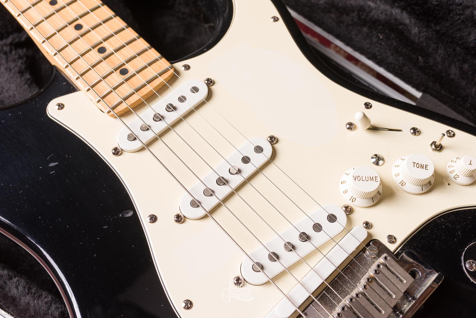 Fender VG Stratocaster - Black #Z7034607 Segunda Mano