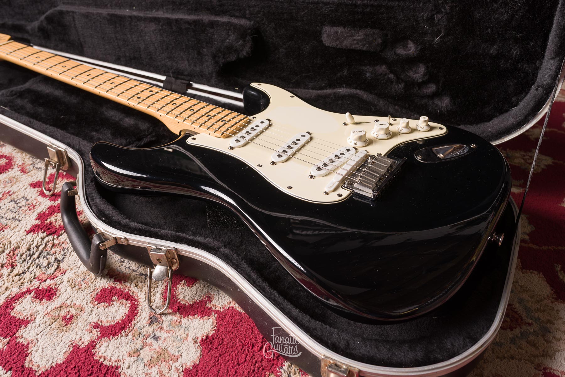 Fender VG Stratocaster - Black #Z7034607 Segunda Mano