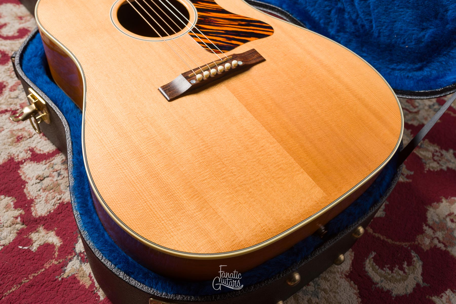 Gibson J-35 Banner Reissue 2013 - Antique Natural #10953034 Second Hand