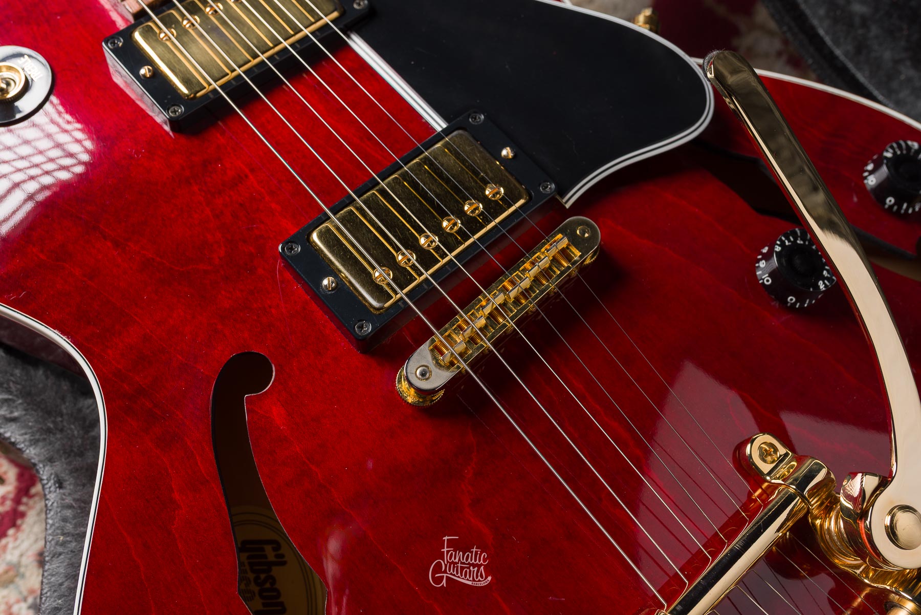 Gibson ES-135 Bigsby 2002 - Cherry #02032738 Segunda Mano