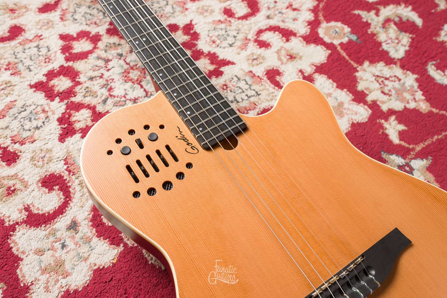 Godin Multiac ACS Slim SA Nylon - Natural #20322259 Segunda Mano