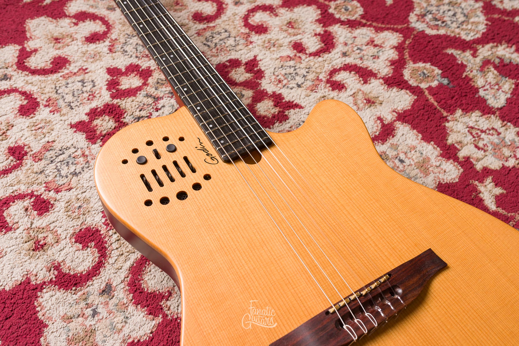 Godin Multiac ACS Slim SA Nylon - Natural #17483129 Segunda Mano
