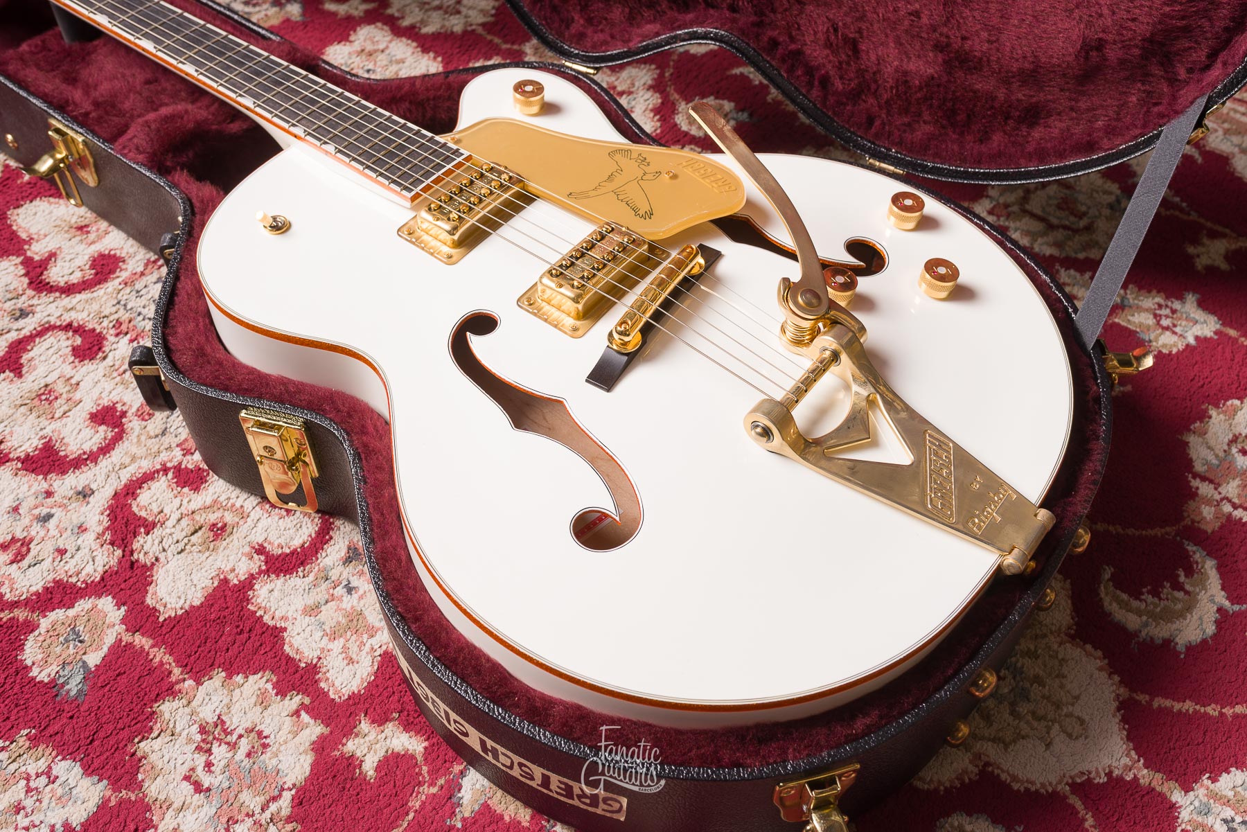 Gretsch G6136T-WHT The White Falcon #JT18041748 Segunda Mano
