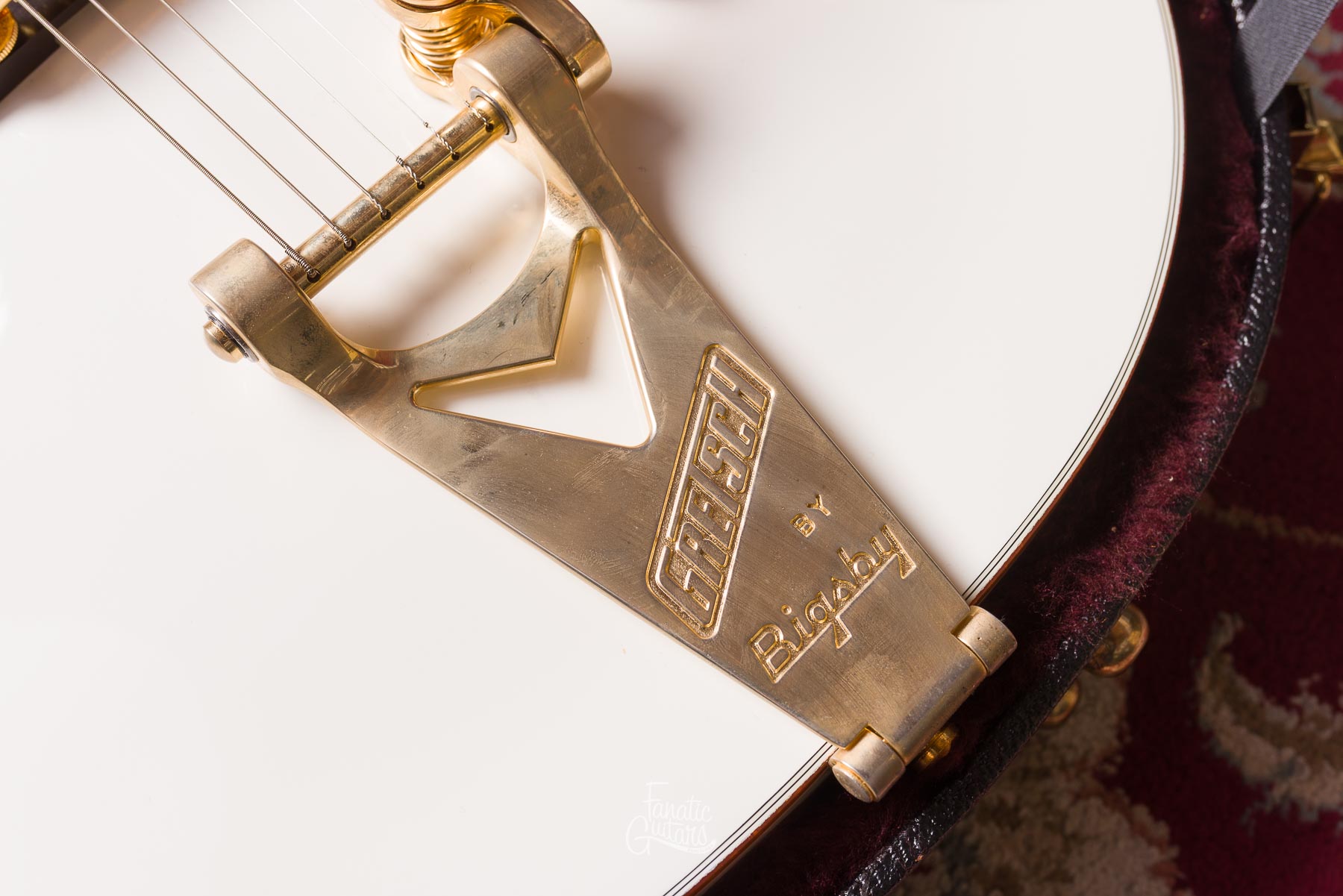 Gretsch G6136T-WHT The White Falcon #JT18041748 Segunda Mano