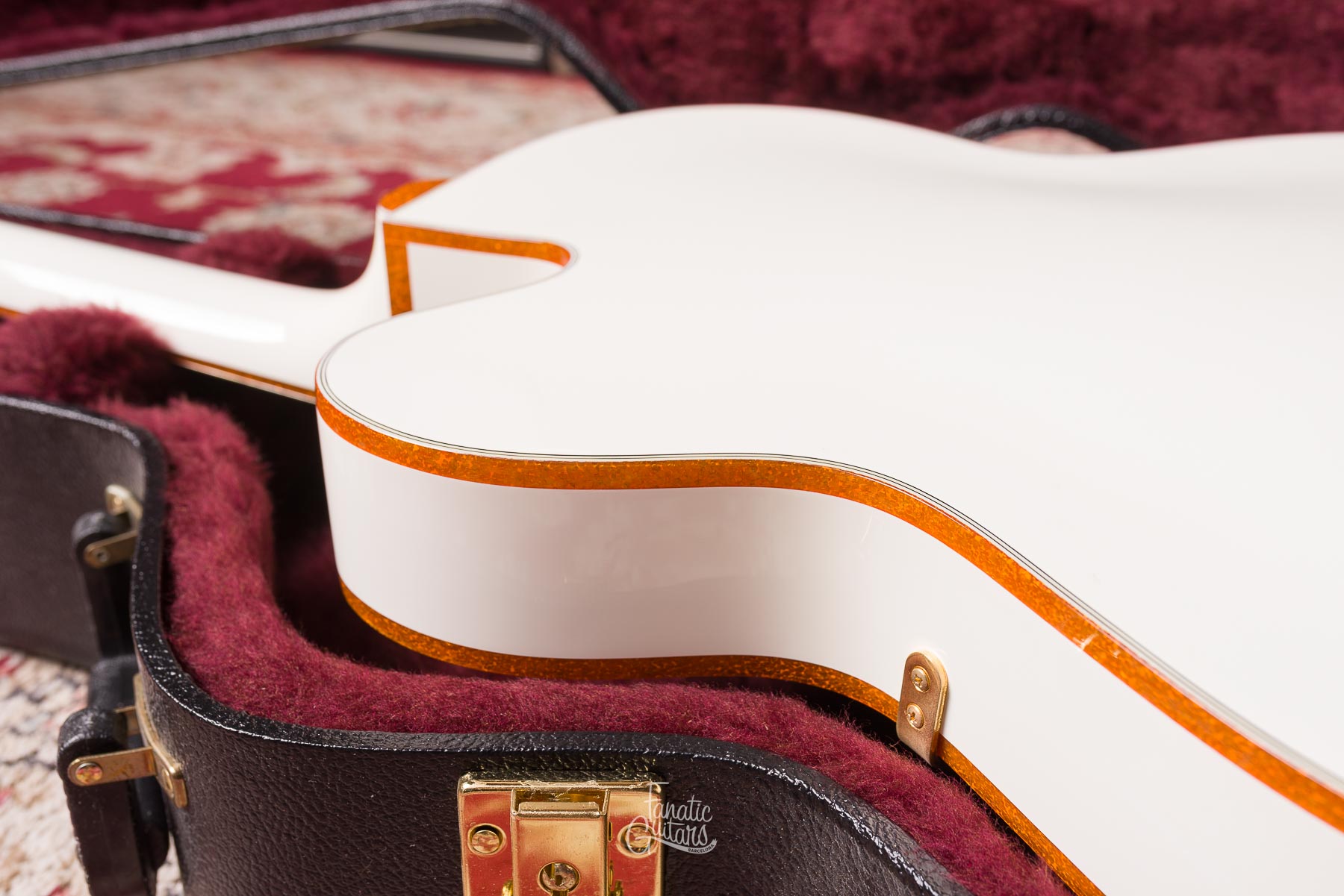 Gretsch G6136T-WHT The White Falcon #JT18041748 Segunda Mano
