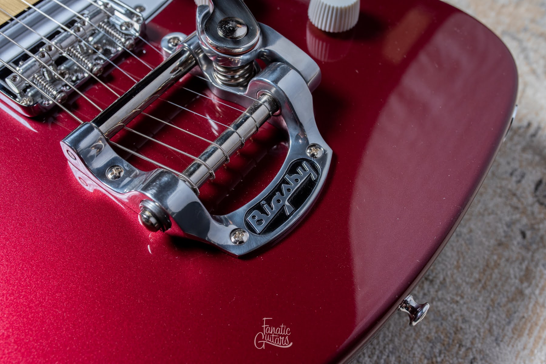 Harmony Guitars Standard Silhouette w/ Bigsby - Burgundy B-Stock