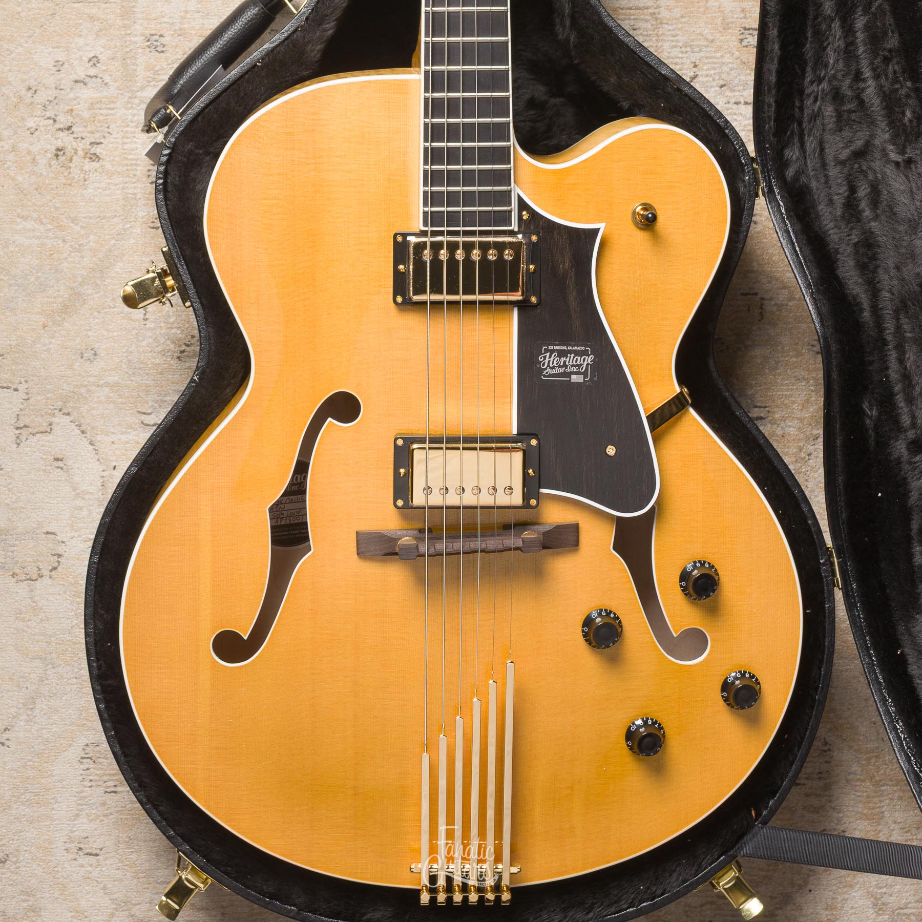 Heritage Standard Eagle Classic Hollow - Antique Natural #AP28001 Second Hand