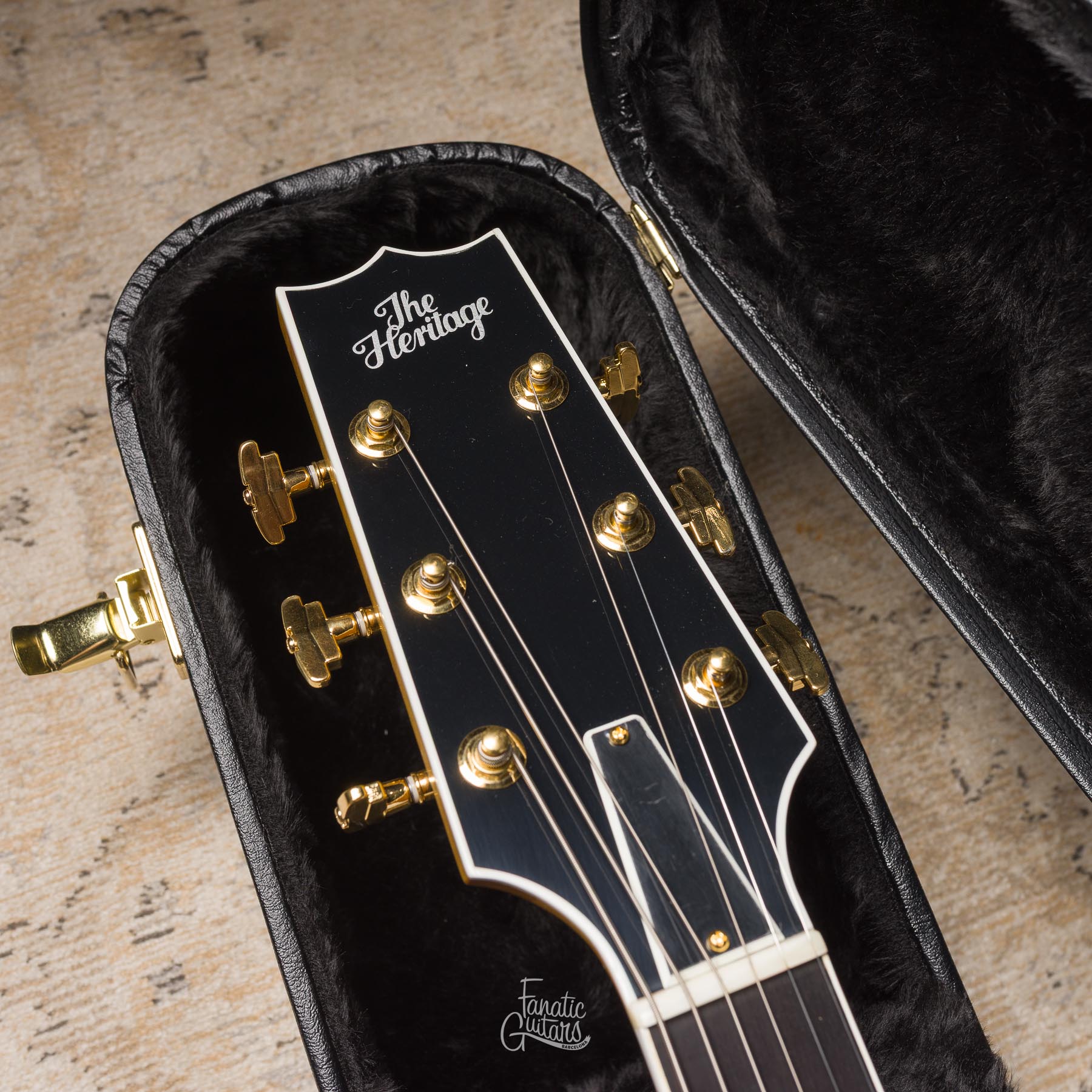 Heritage Standard Eagle Classic Hollow - Antique Natural #AP28001 Segunda Mano
