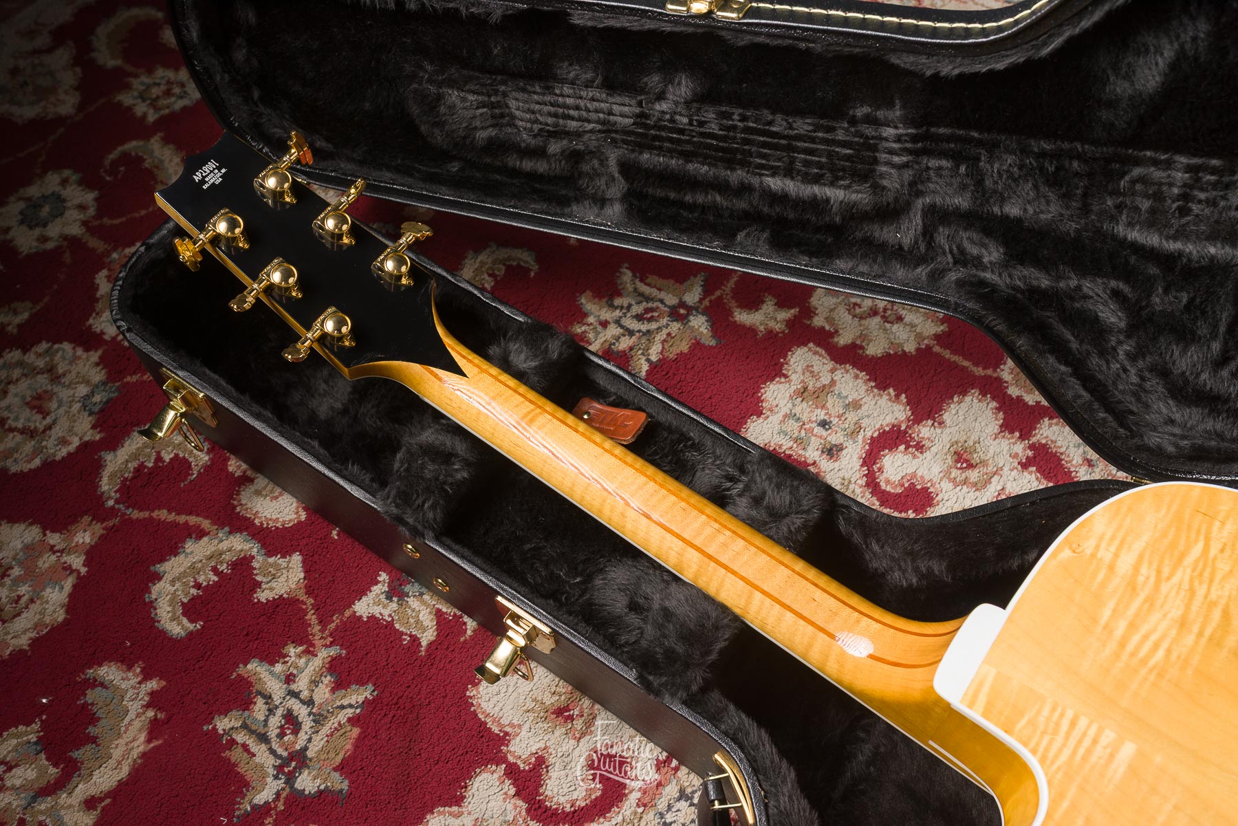 Heritage Standard Eagle Classic Hollow - Antique Natural #AP28001 Segunda Mano