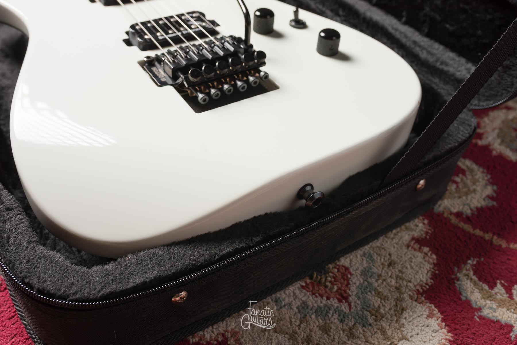 Jackson MJ Series Soloist SL2 - Snow White #JFJ2200176 Second Hand