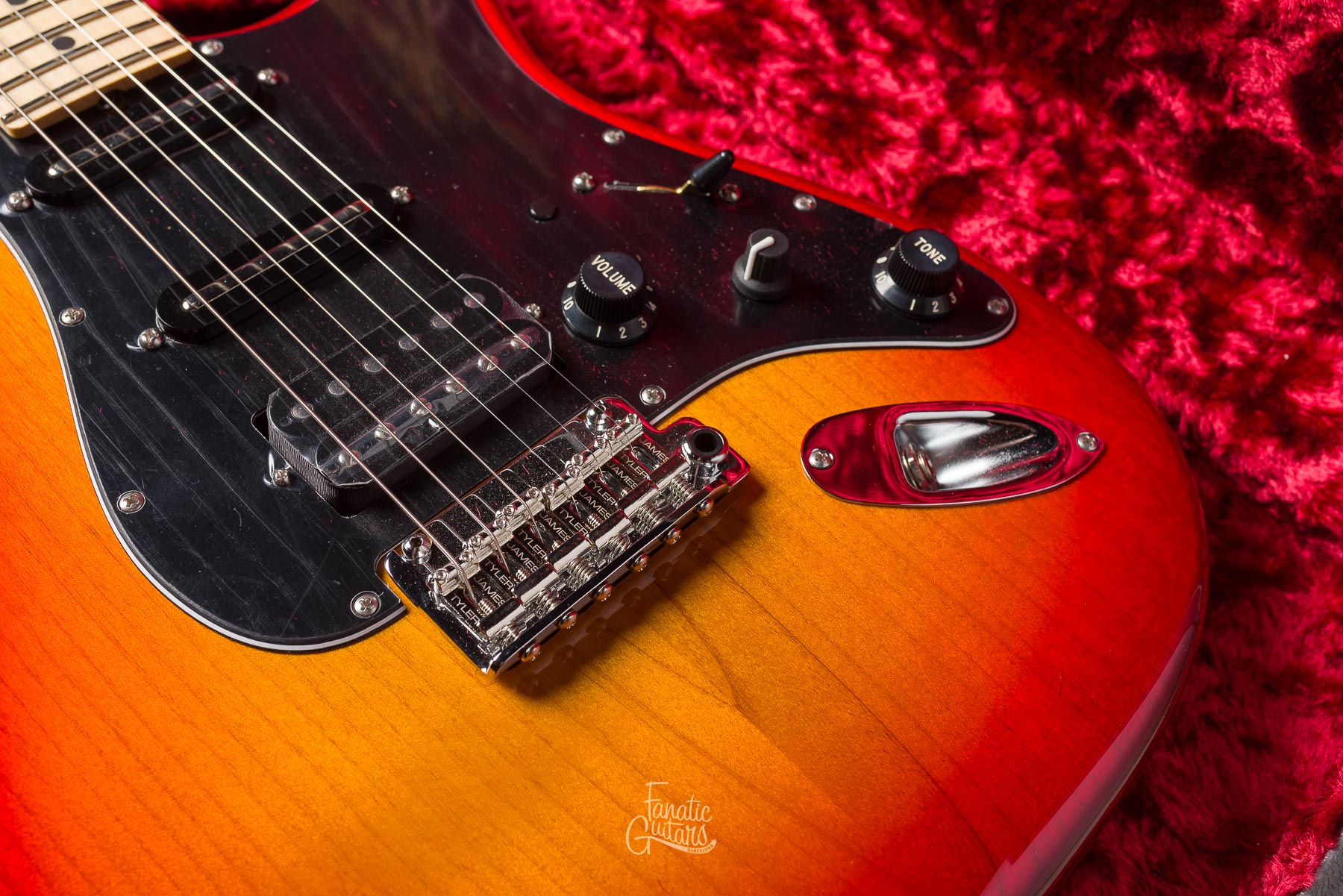 James Tyler L.A. Studio Classic - Cherry Sunburst #25319
