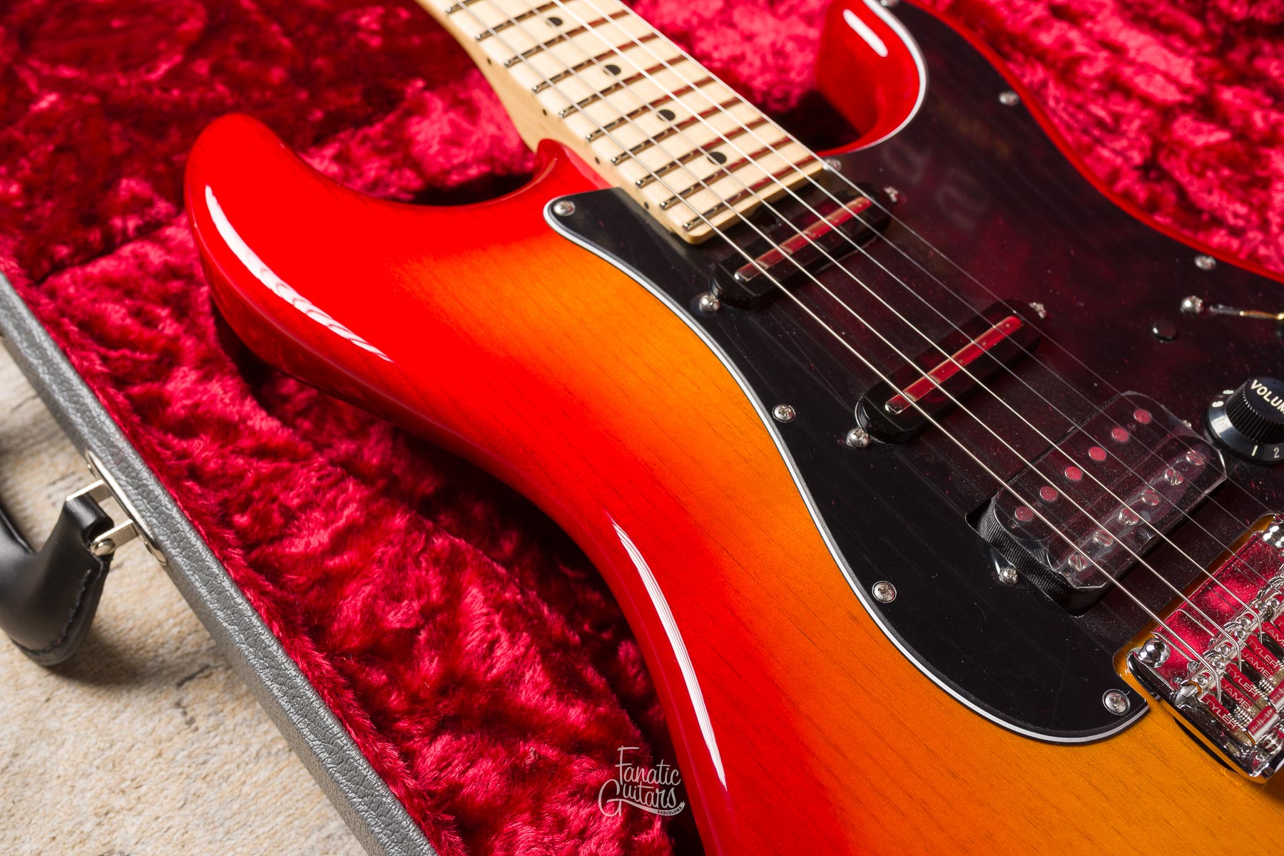 James Tyler L.A. Studio Classic - Cherry Sunburst #25319