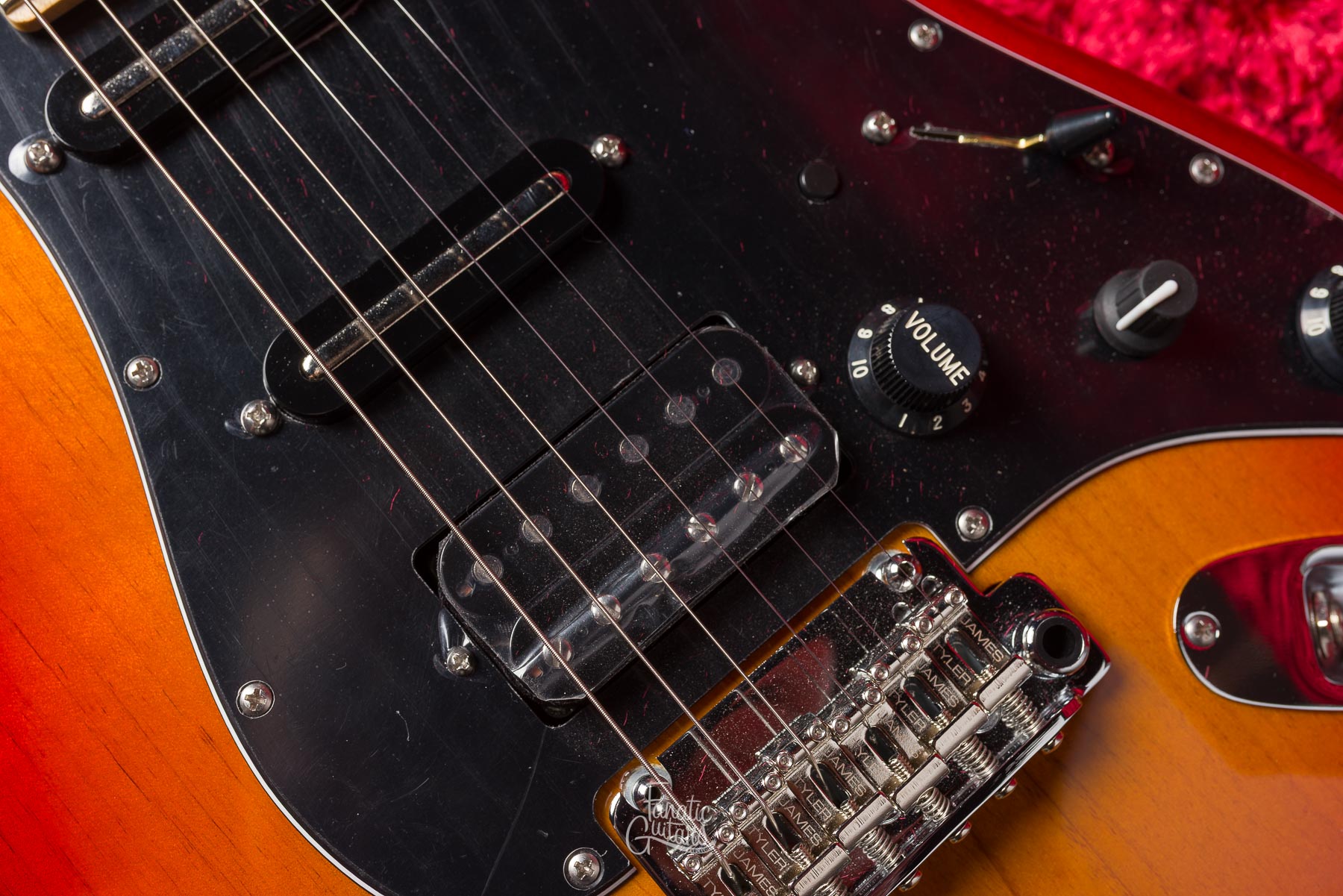 James Tyler L.A. Studio Classic - Cherry Sunburst #25319