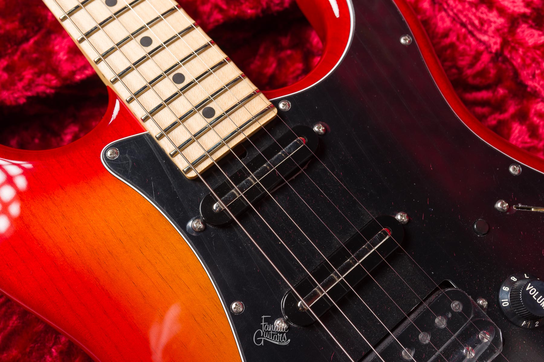 James Tyler L.A. Studio Classic - Cherry Sunburst #25319