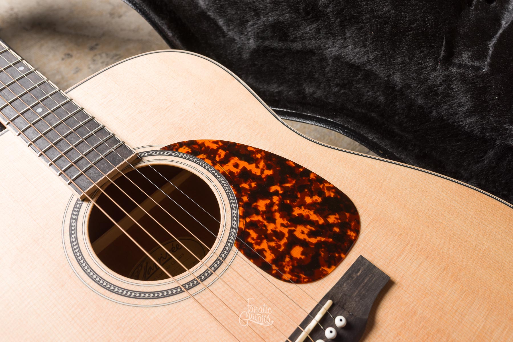 Larrivée D-03E Mahogany w/Stage Pro Element