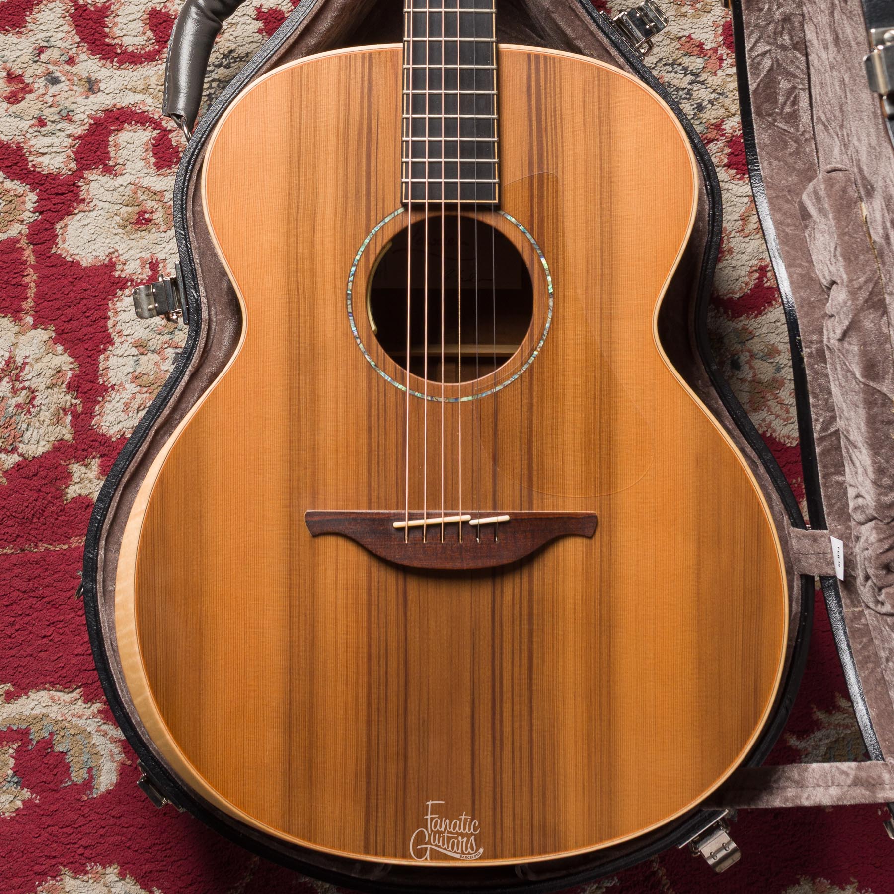 Lowden O-35 Walnut/Cedar #23316 Second Hand