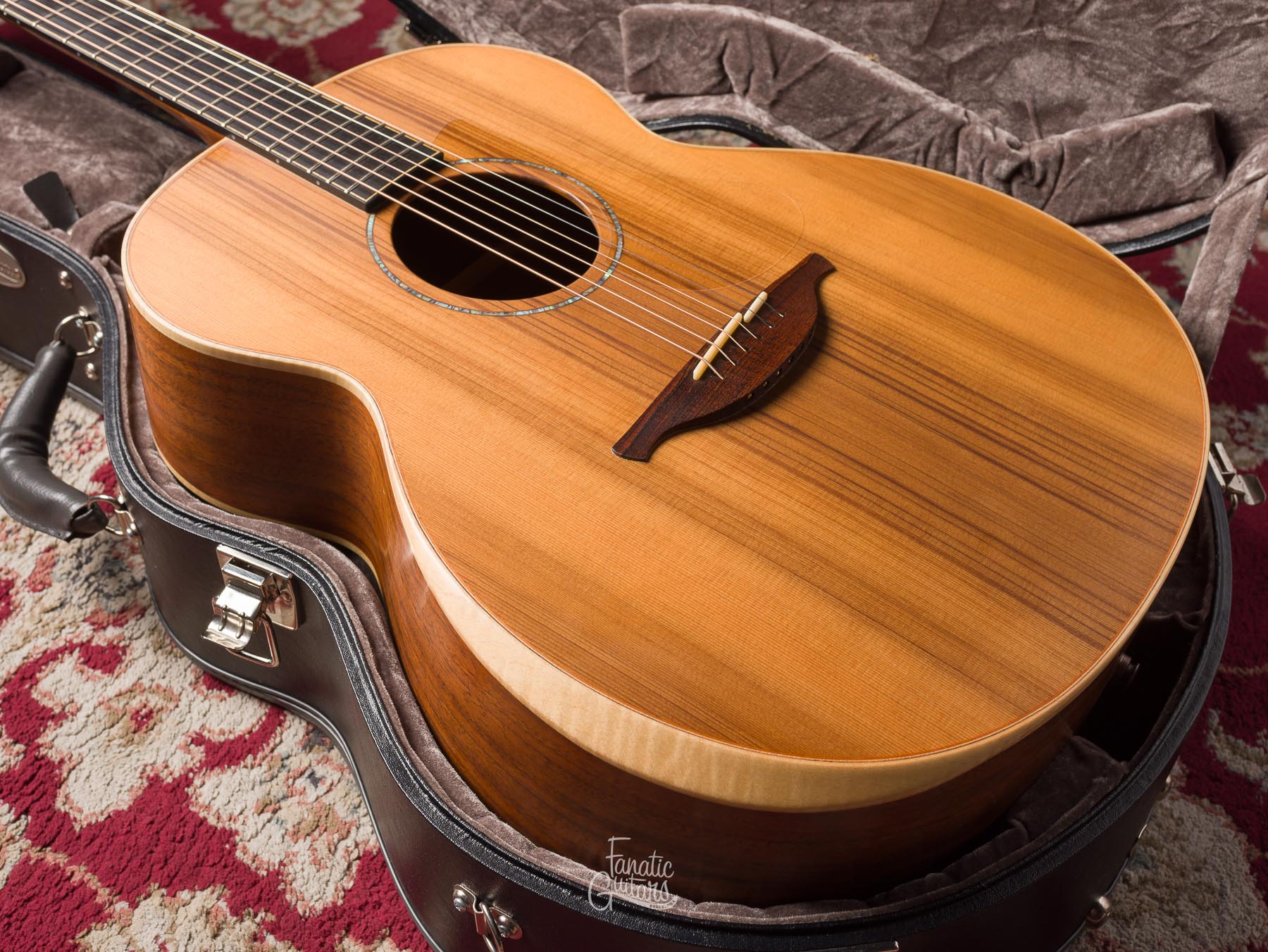 Lowden O-35 Walnut/Cedar #23316 Second Hand