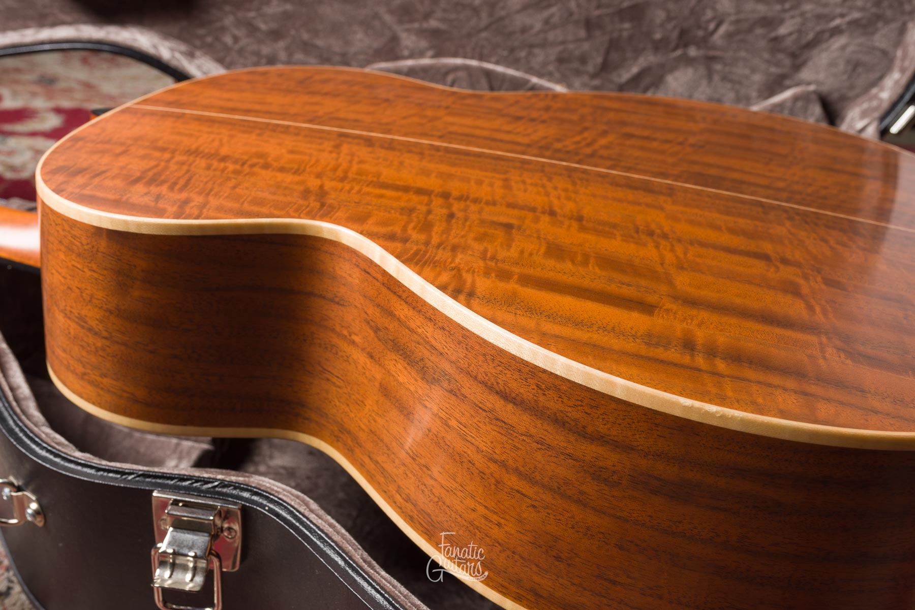 Lowden O-35 Walnut/Cedar #23316 Second Hand