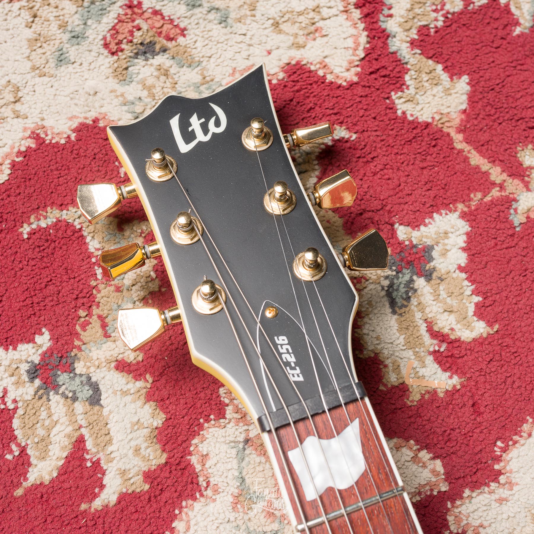 LTD EC-256 - Vintage Gold Satin #IM23100201 Segunda Mano
