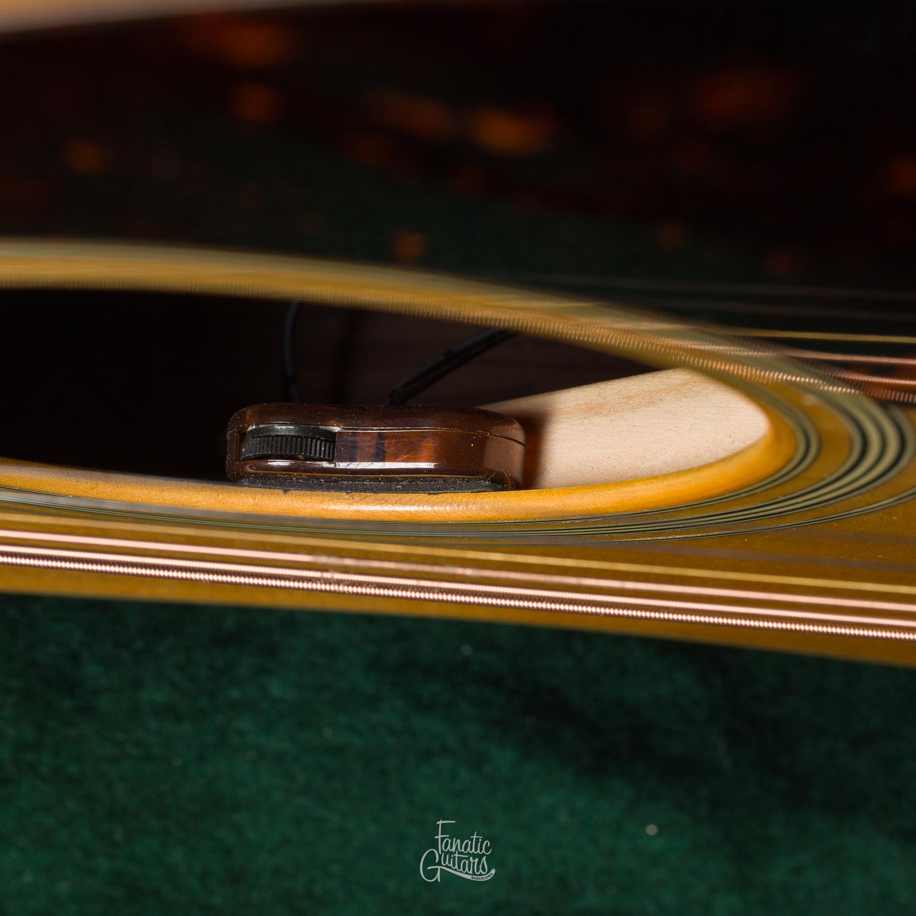 Martin D-28 + LR Baggs Element #2192481 Second Hand