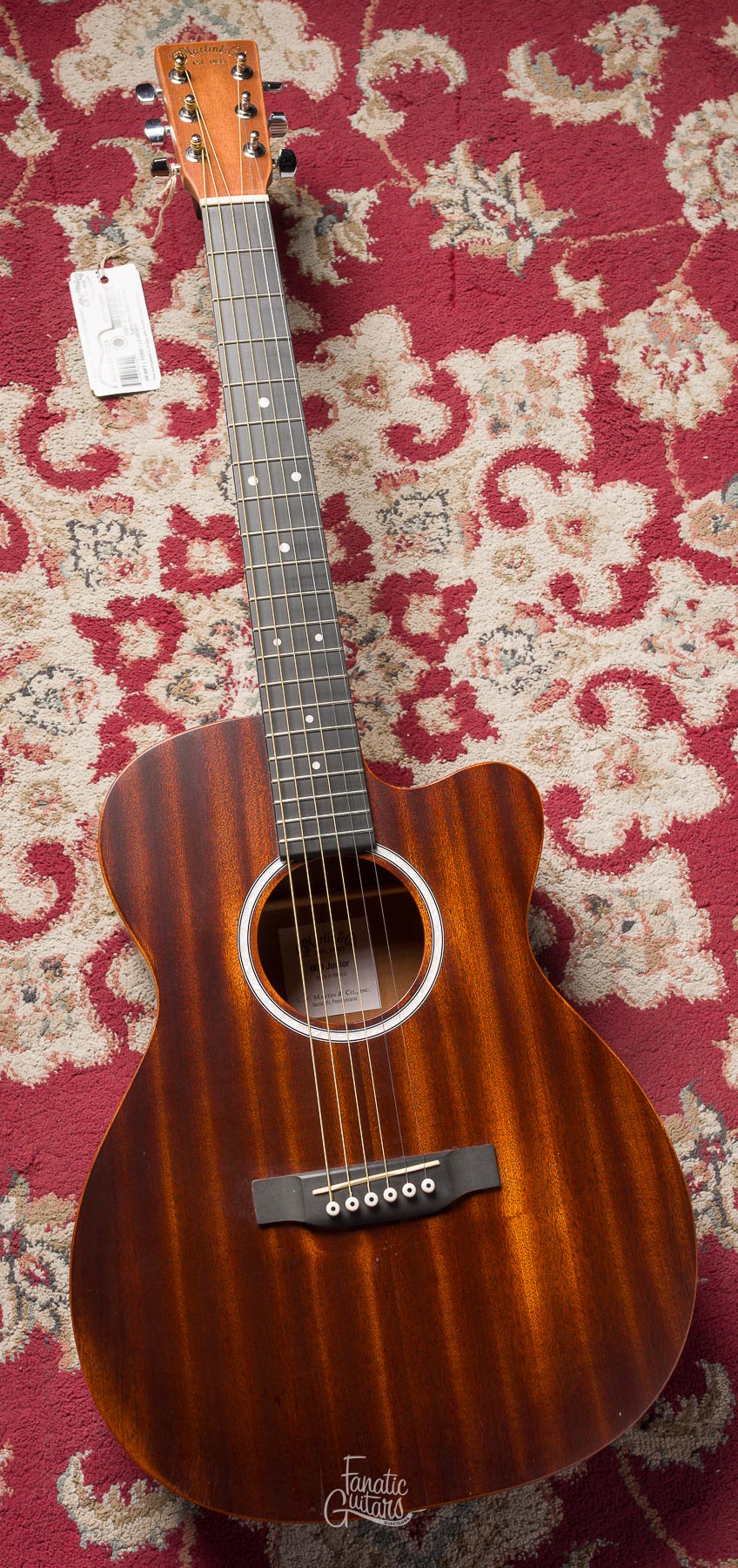 Martin 000C JR-10E Sapele #2712254 Segunda Mano