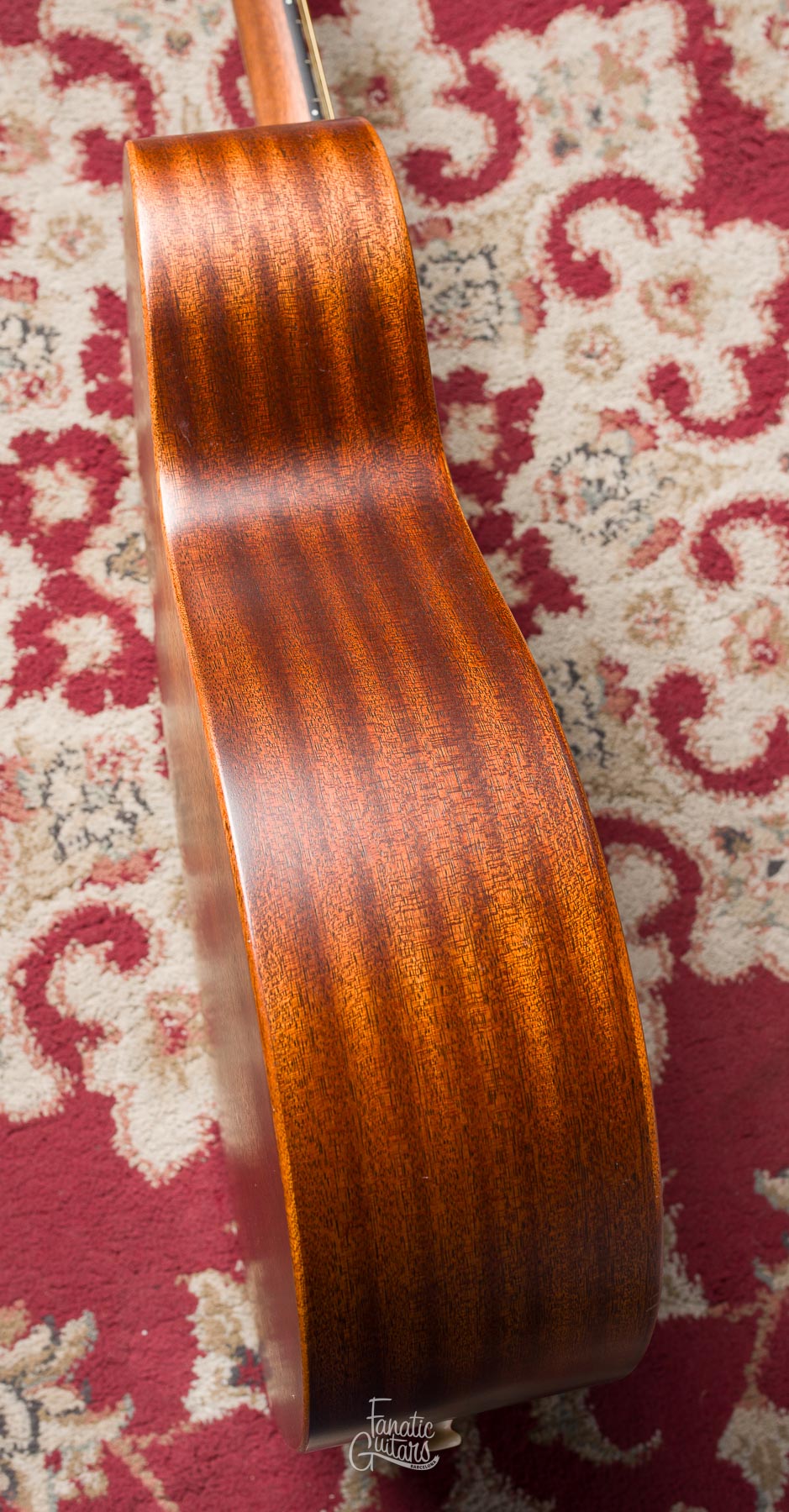 Martin 000C JR-10E Sapele #2712254 Segunda Mano