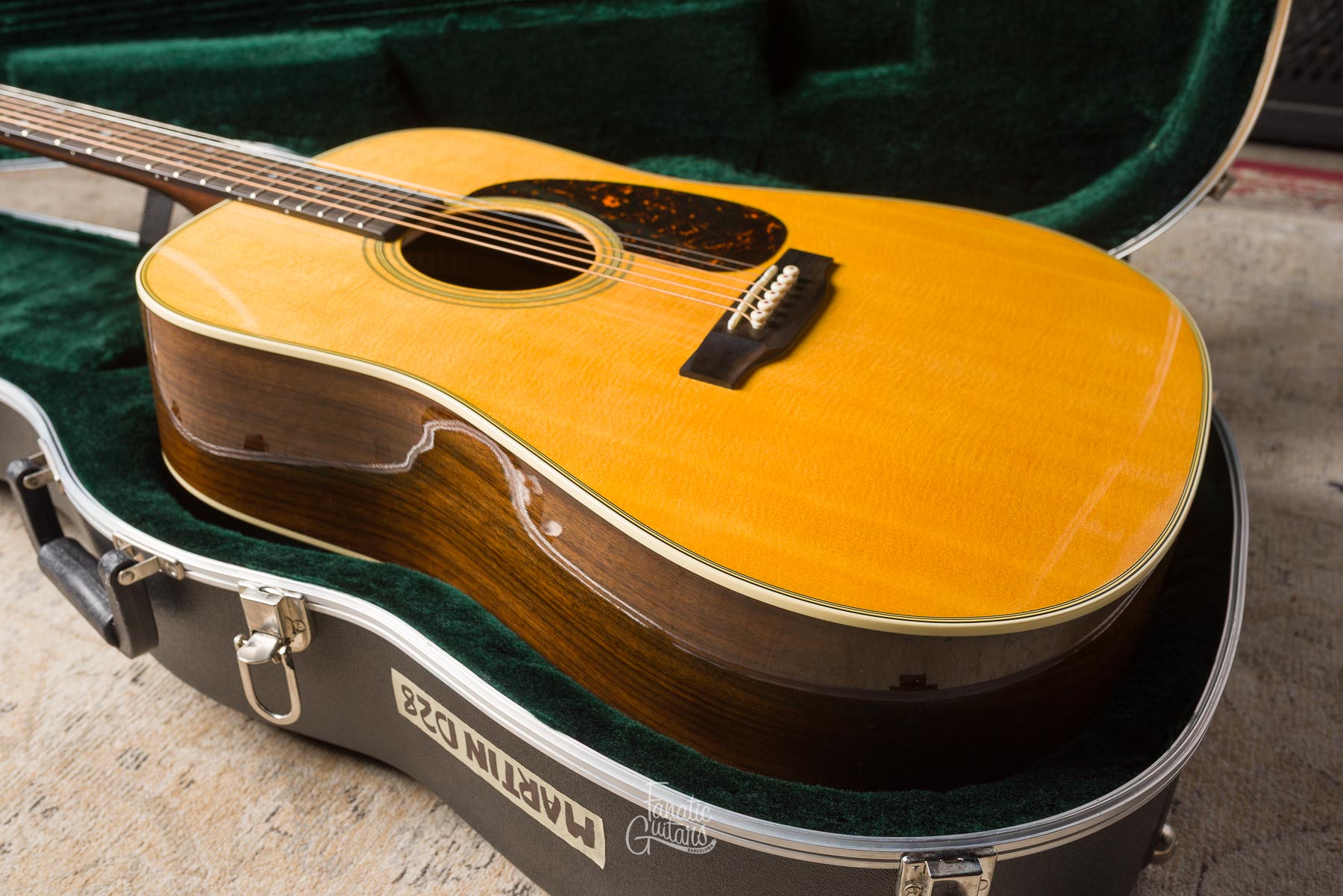Martin Guitars D-28
