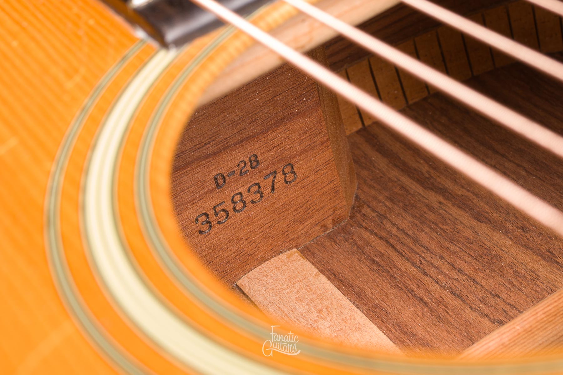 Martin Guitars D-28 1975 - Natural #358378 Second Hand
