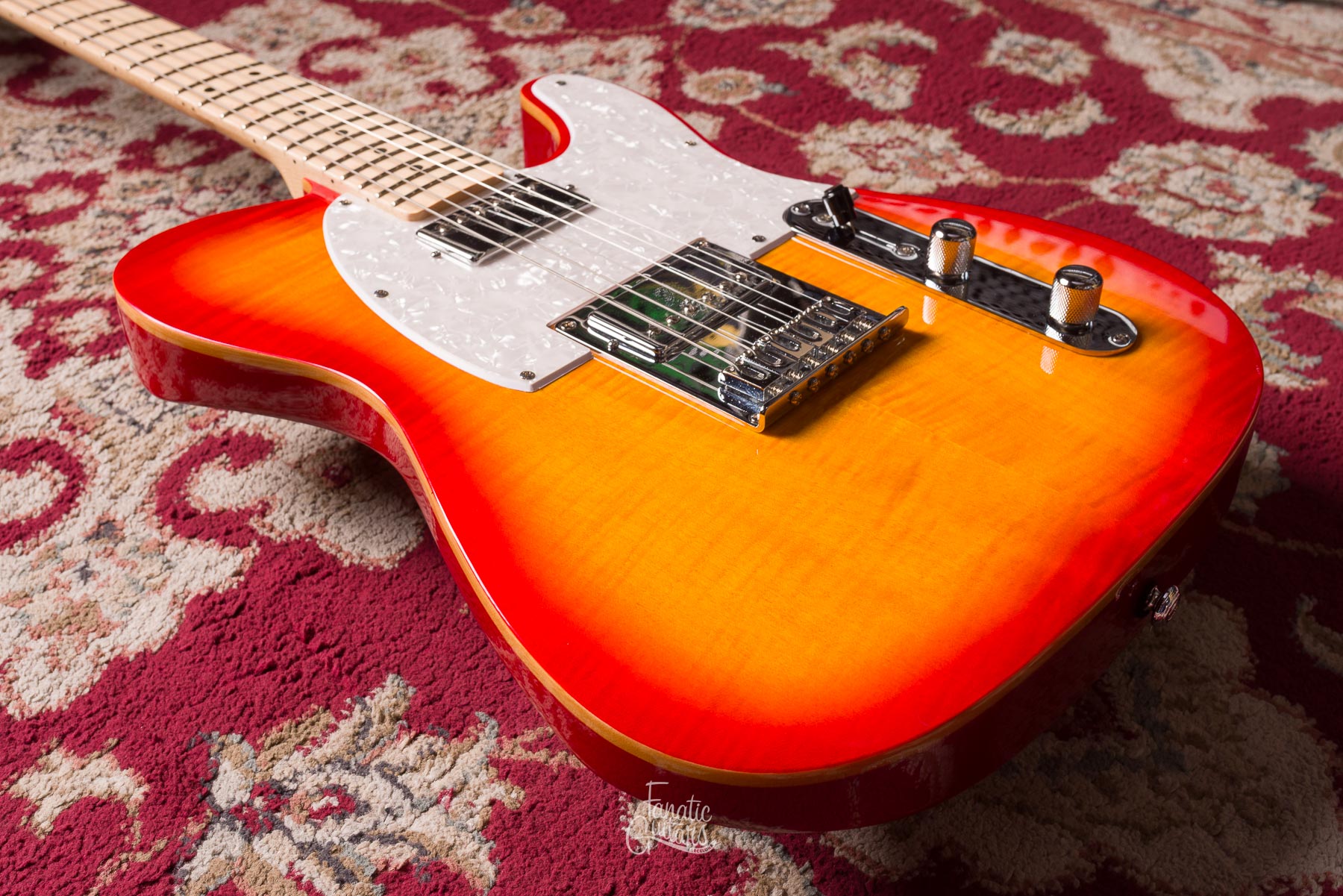 Michael Kelly 53DB - Cherry Sunburst #N07211014 Second Hand