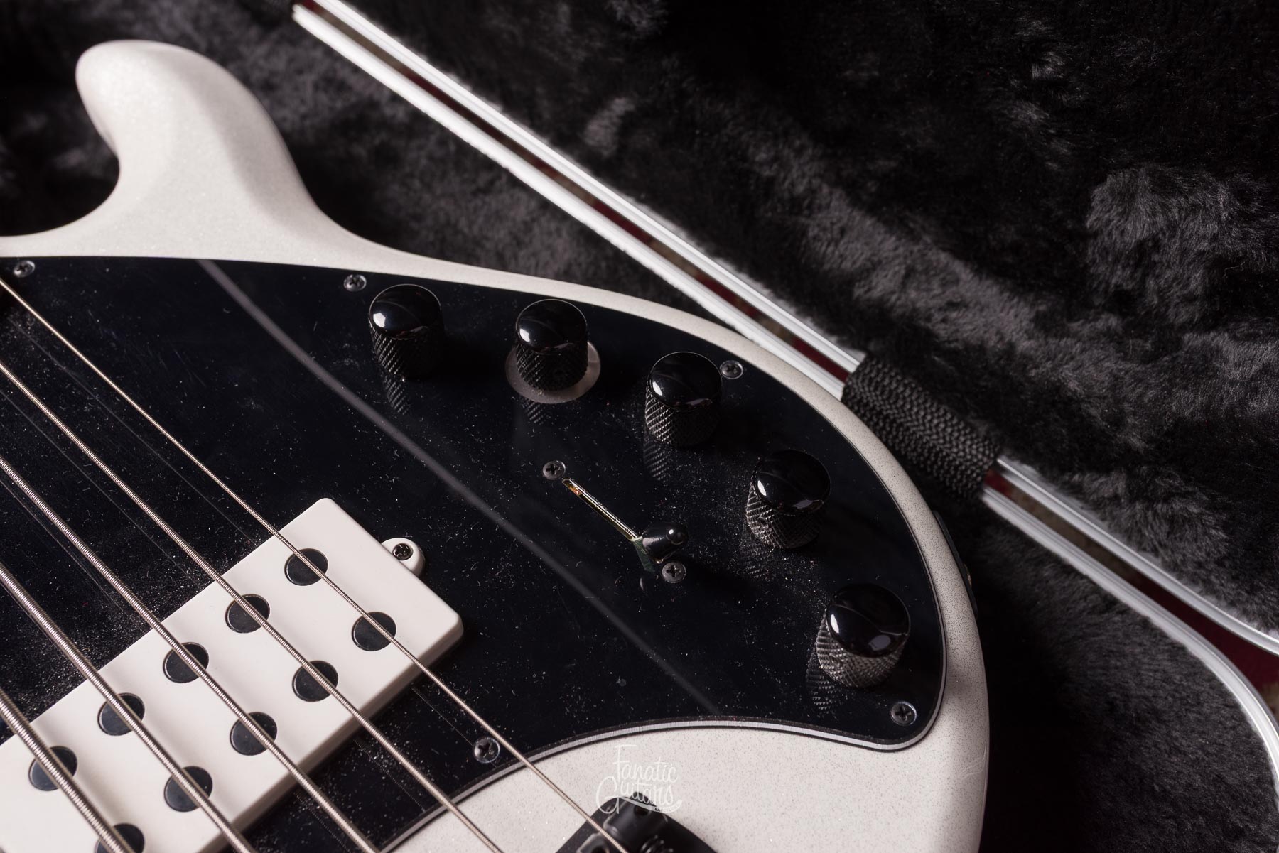 Music Man DarkRay 5 - White Sparkle Ltd #S07942 Second Hand