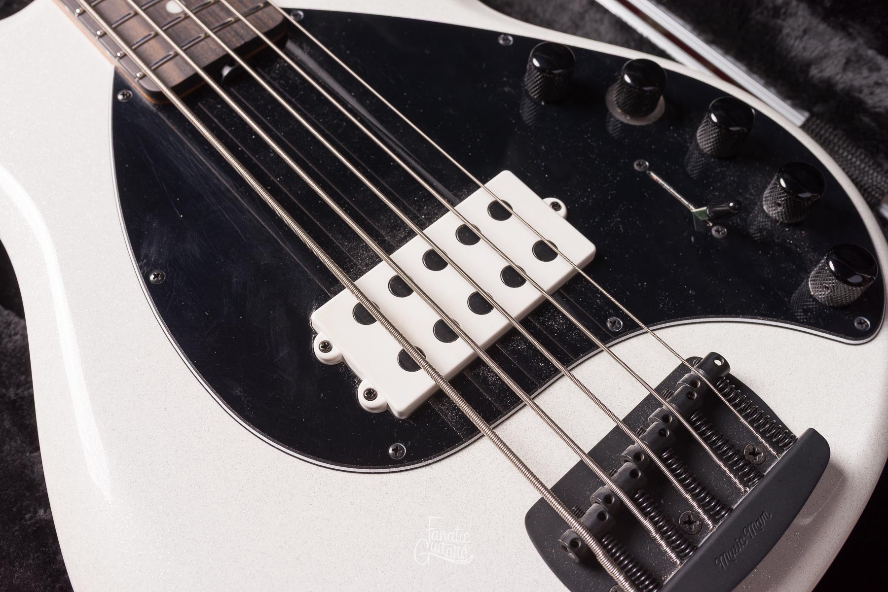 Music Man DarkRay 5 - White Sparkle Ltd #S07942 Second Hand