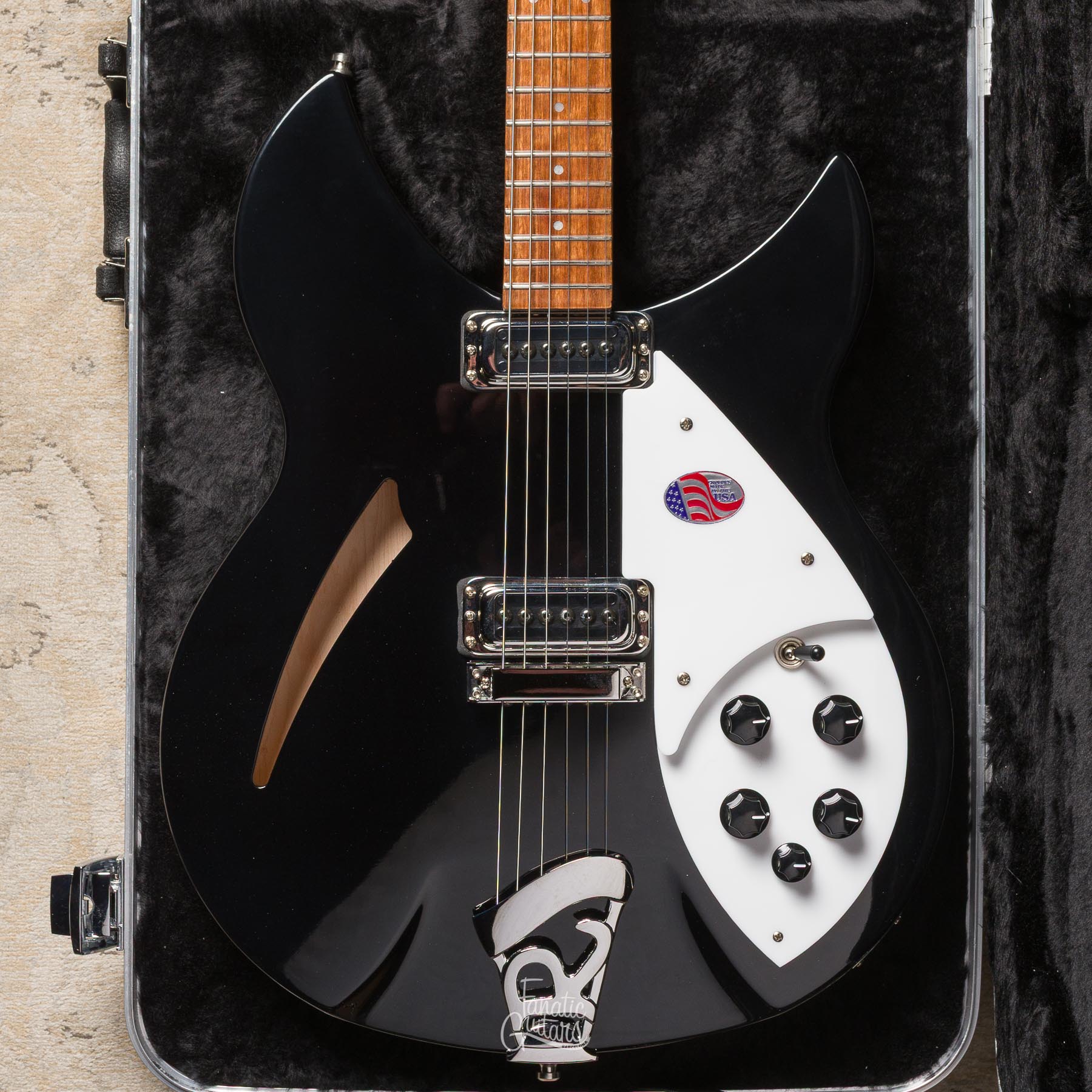 Rickenbacker 330 Semi-Hollow - Jetglo