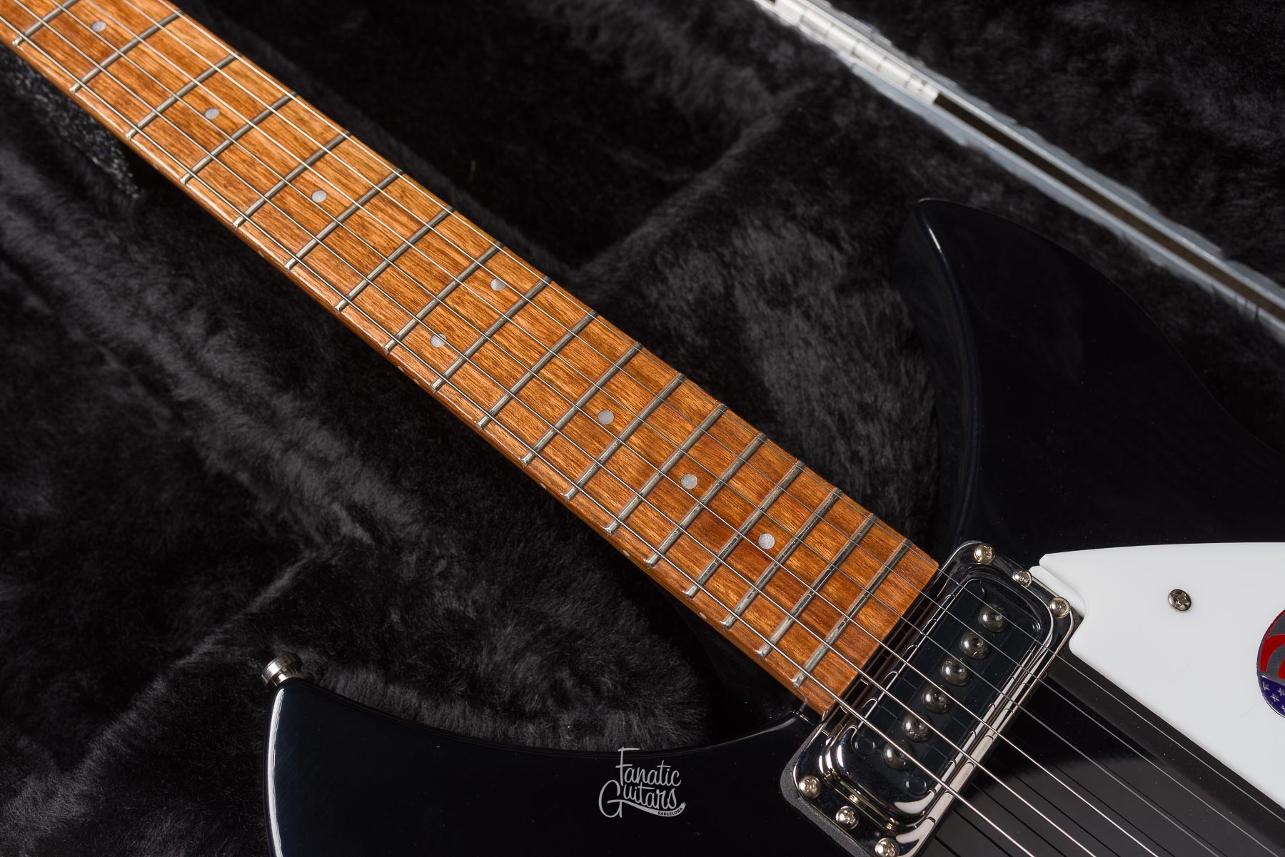 Rickenbacker 330 Semi-Hollow - Jetglo