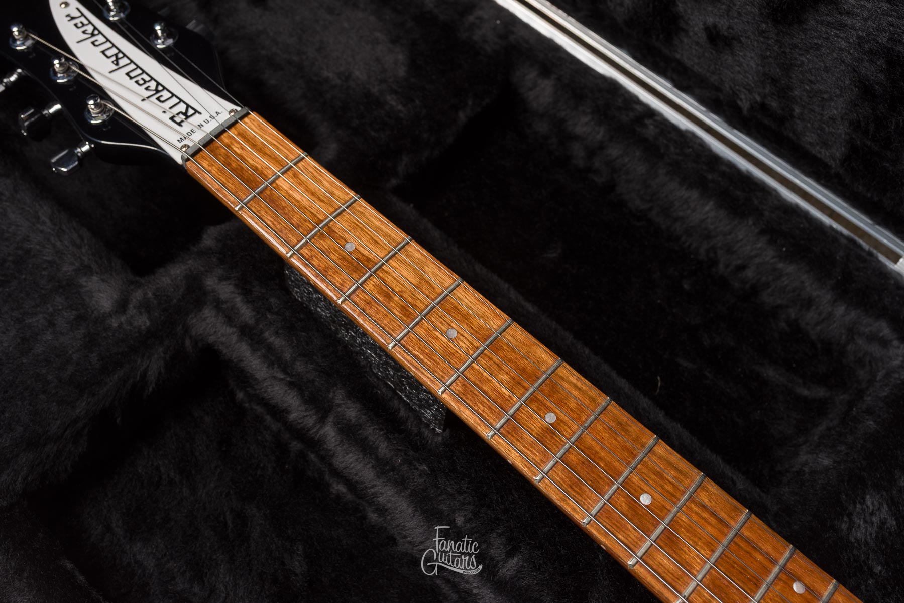 Rickenbacker 330 Semi-Hollow - Jetglo