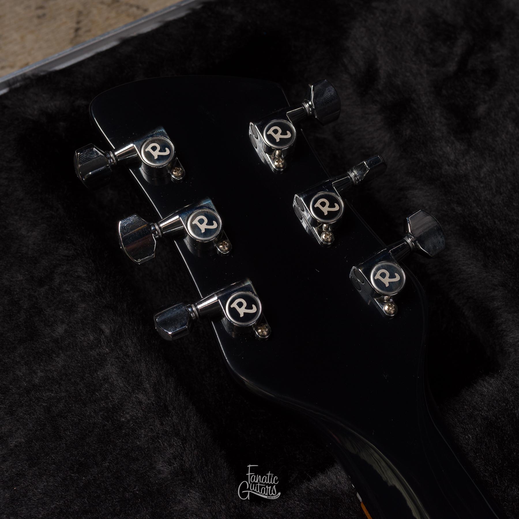 Rickenbacker 330 Semi-Hollow - Jetglo