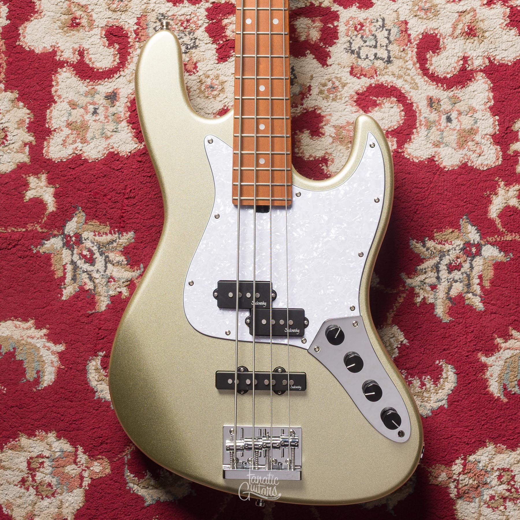 Sadowsky MetroExpress 21-4 Hybrid PJ Maple - Solid Champagne Metallic #000111-24 Segunda Mano