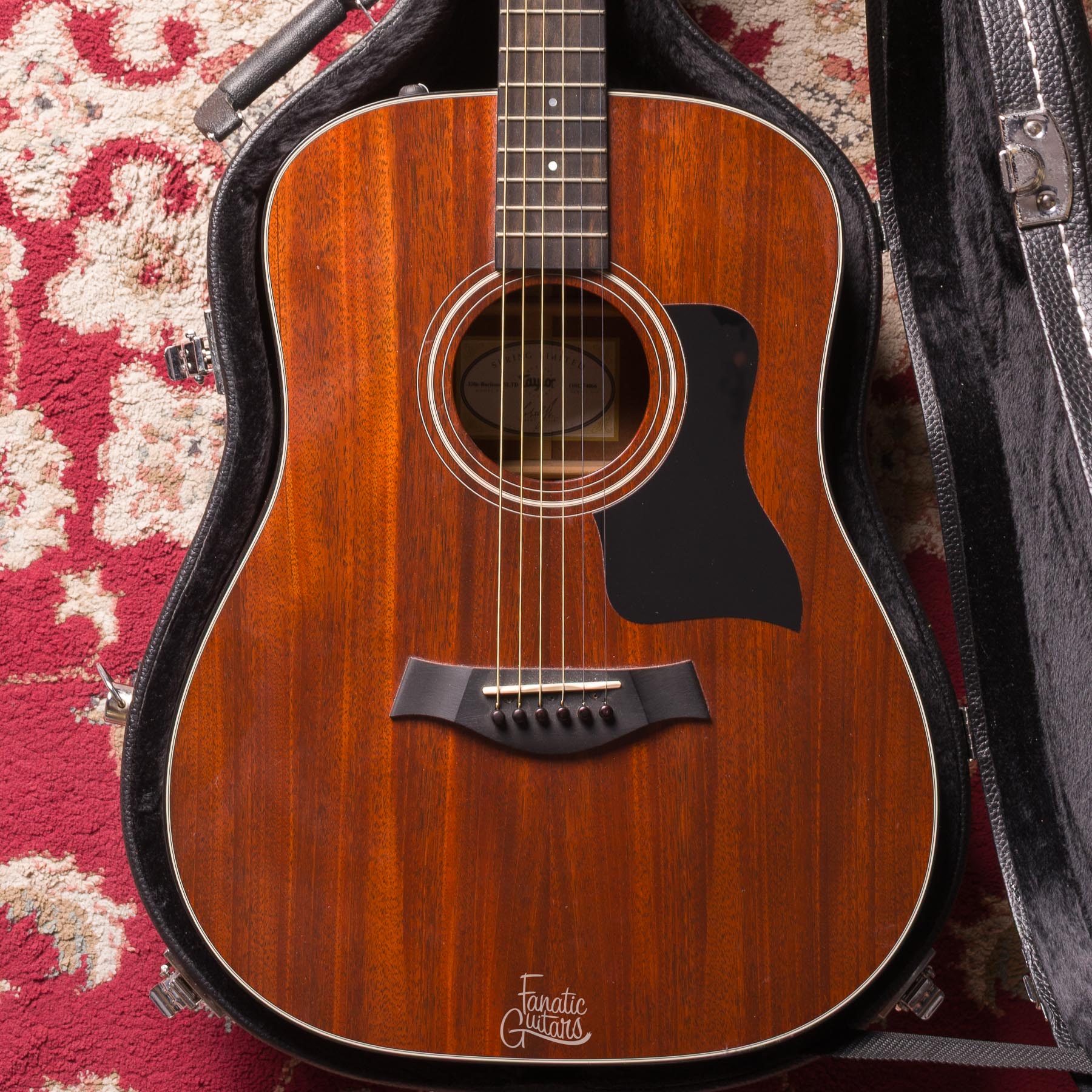 Taylor 320e Baritone Spring Limited Edition #1101274066 Segunda Mano