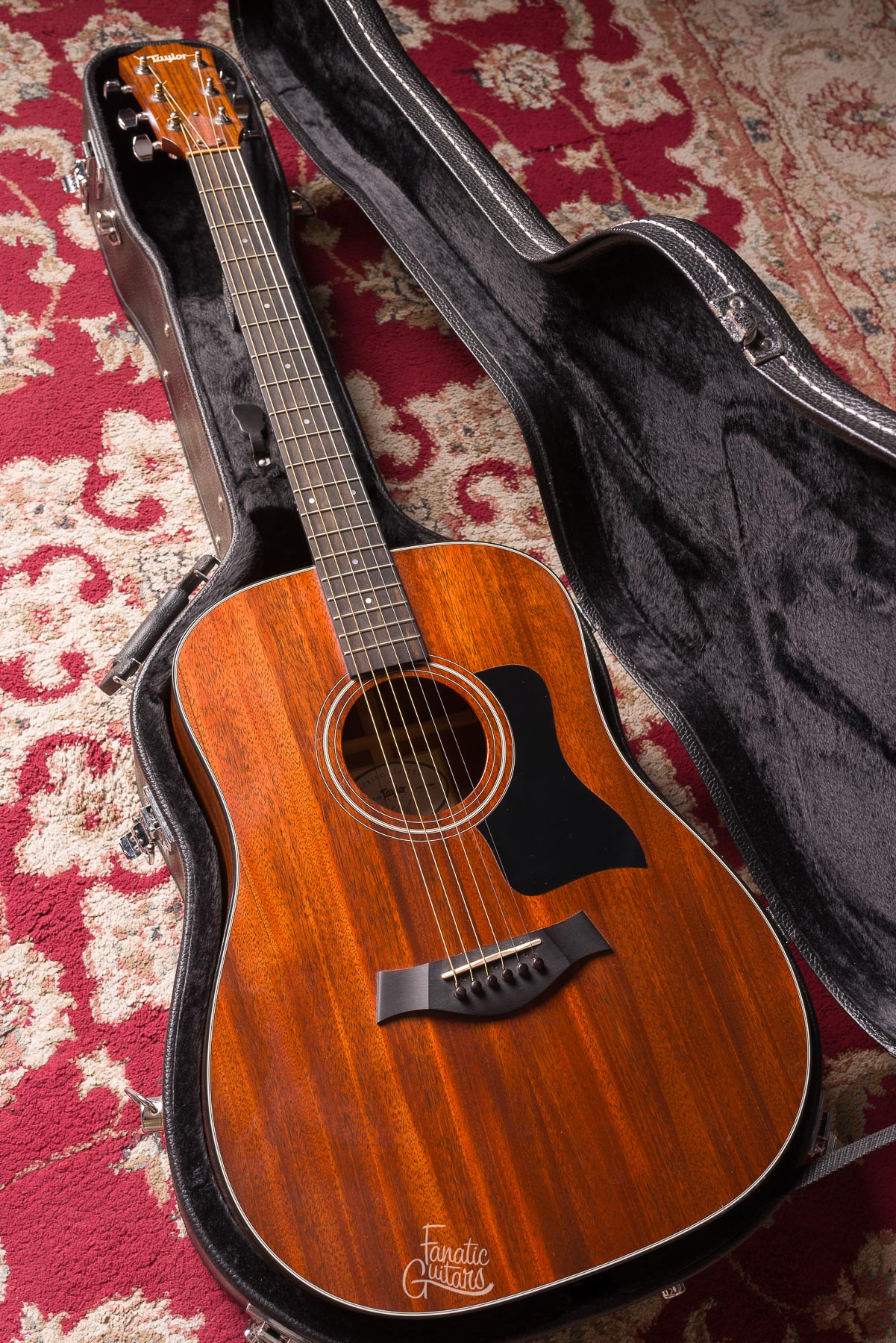 Taylor 320e Baritone Spring Limited Edition #1101274066 Segunda Mano