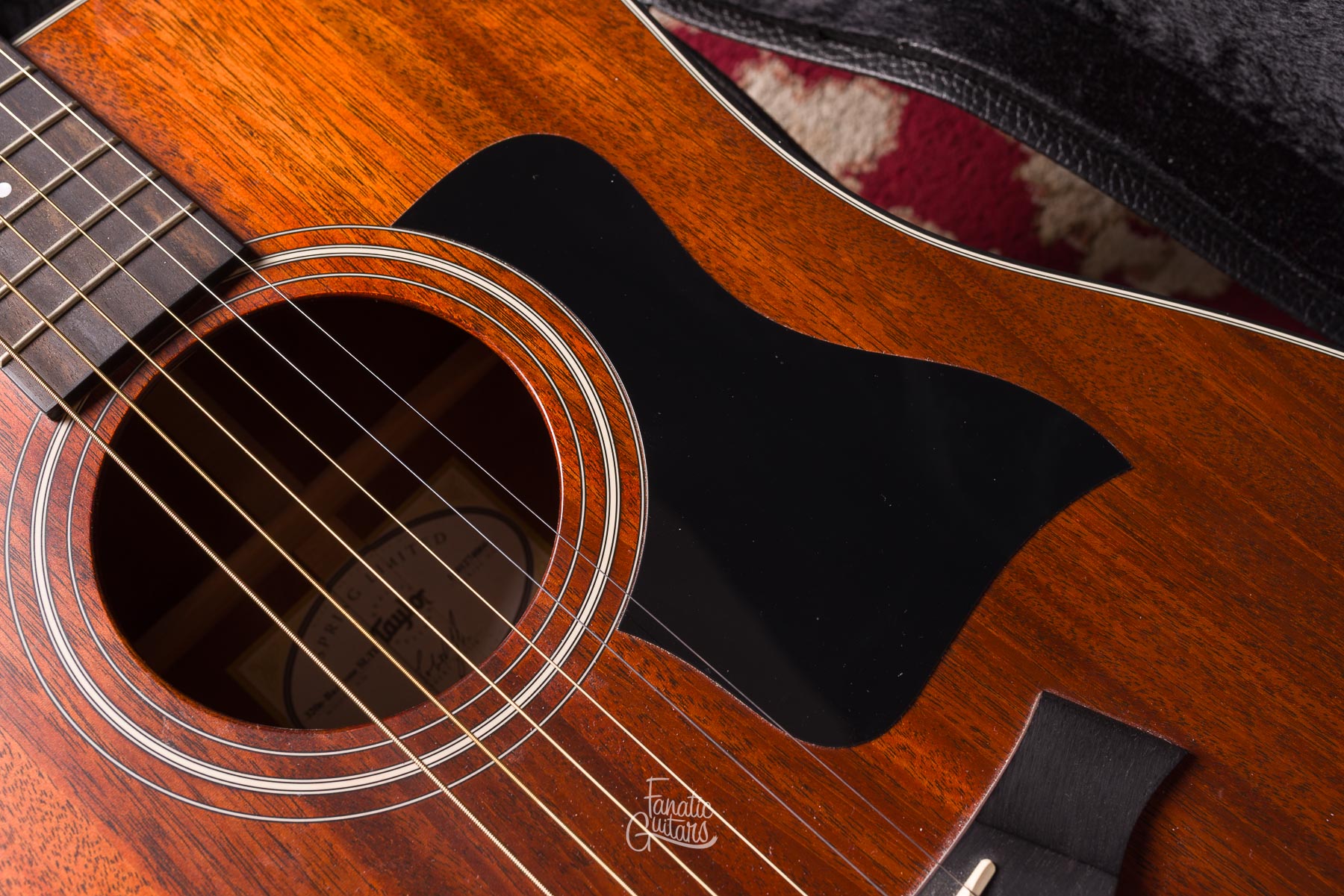 Taylor 320e Baritone Spring Limited Edition #1101274066 Segunda Mano