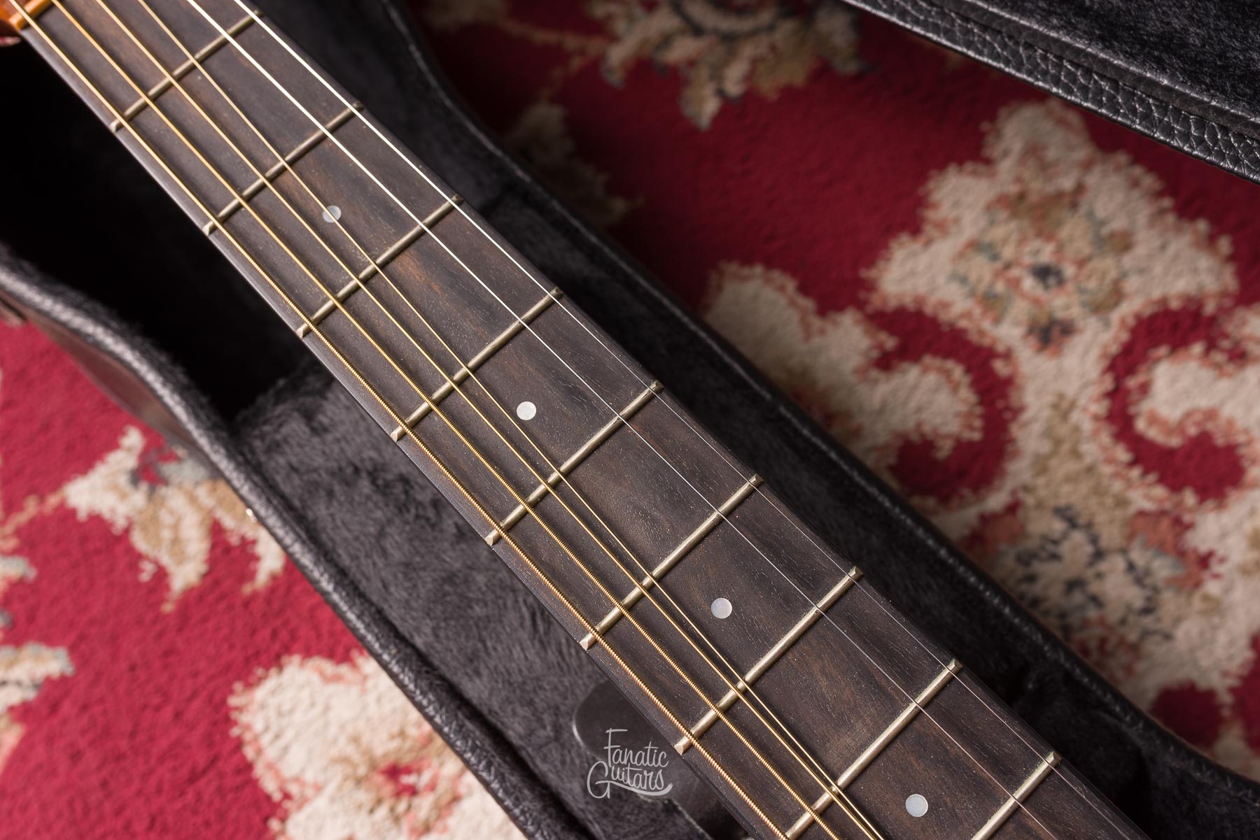 Taylor 320e Baritone Spring Limited Edition #1101274066 Segunda Mano