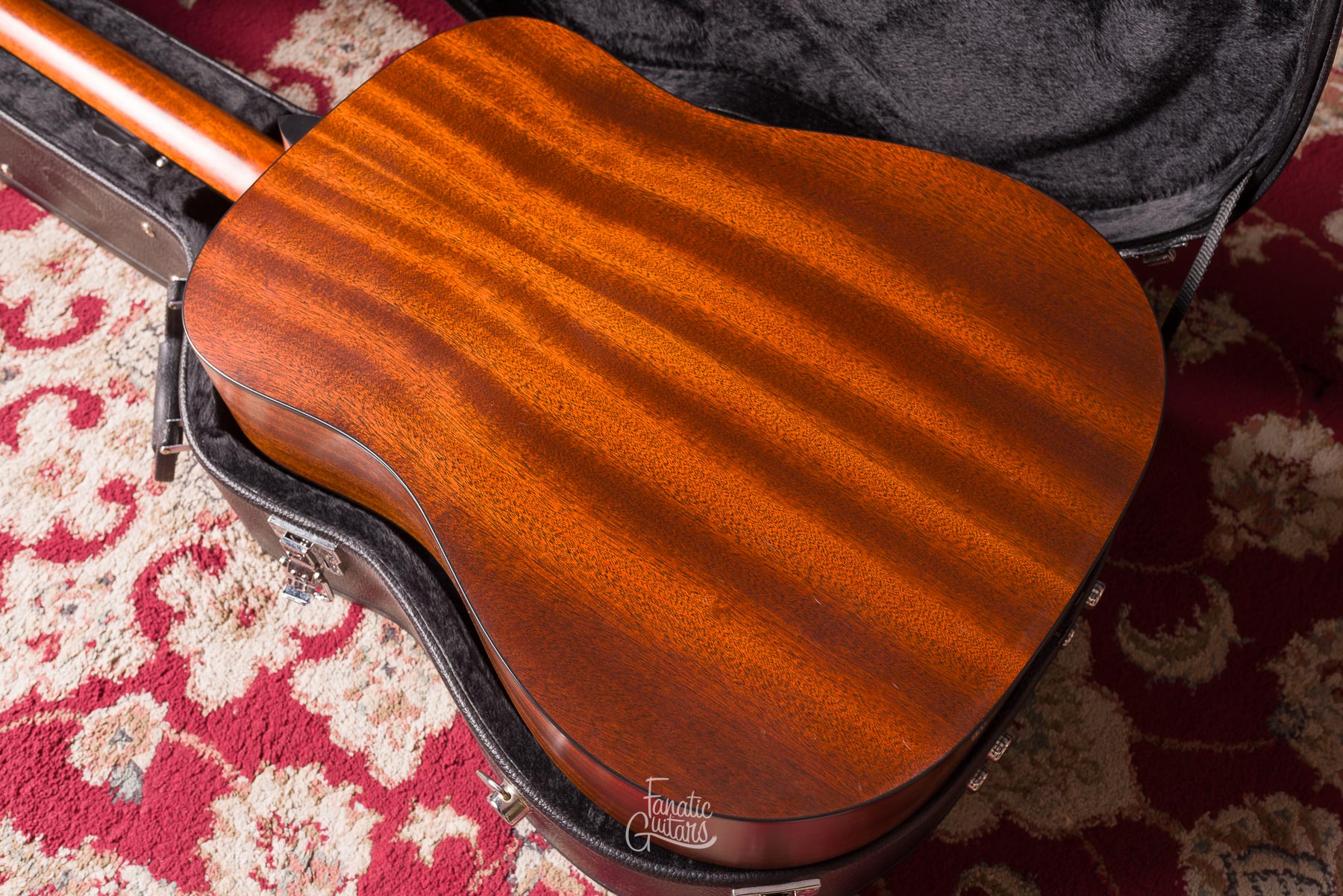 Taylor 320e Baritone Spring Limited Edition #1101274066 Segunda Mano