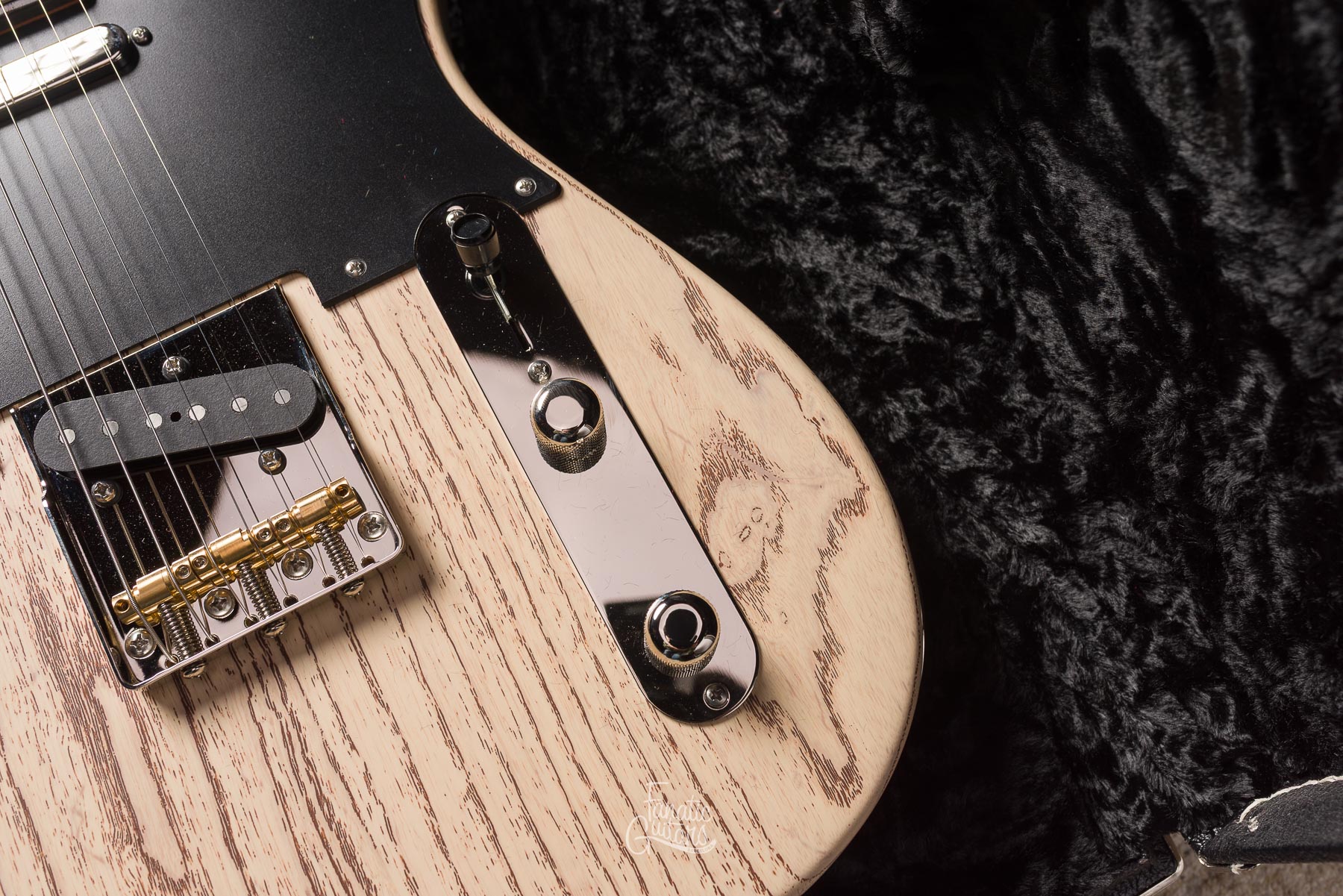 Tom Anderson T Icon Shorty - Satin Organic Grain Blonde with Brown #09-22-25N