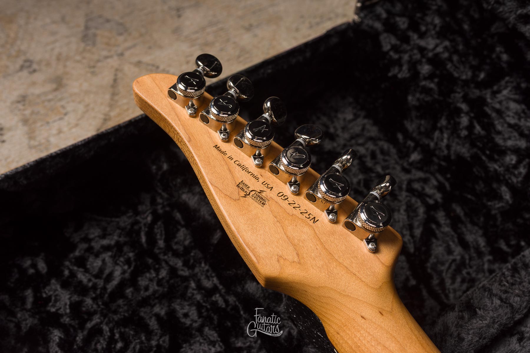 Tom Anderson T Icon Shorty - Satin Organic Grain Blonde with Brown #09-22-25N