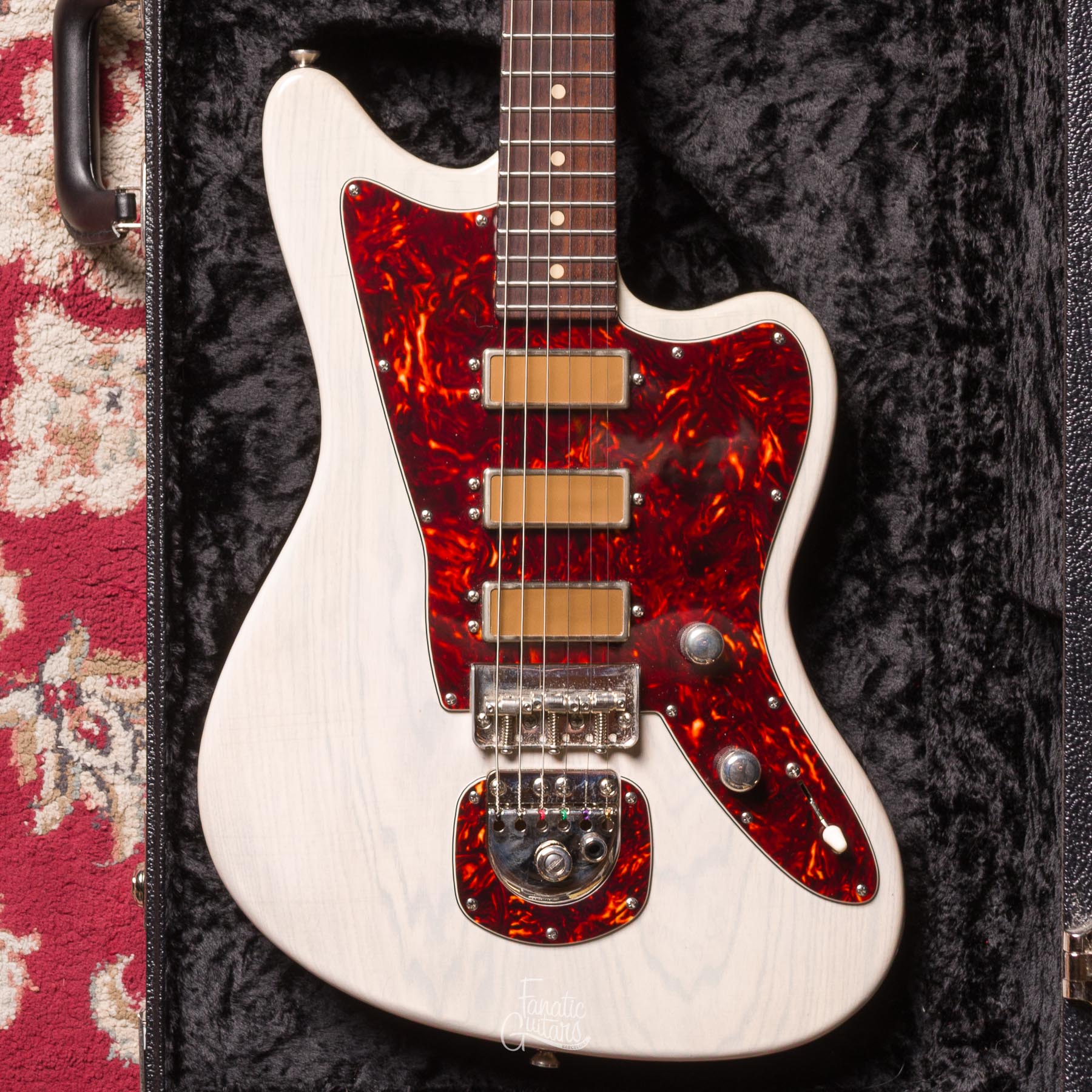 Tom Anderson Raven Classic - Translucent Dirty White (In-Distress) #08-17-20A Second Hand