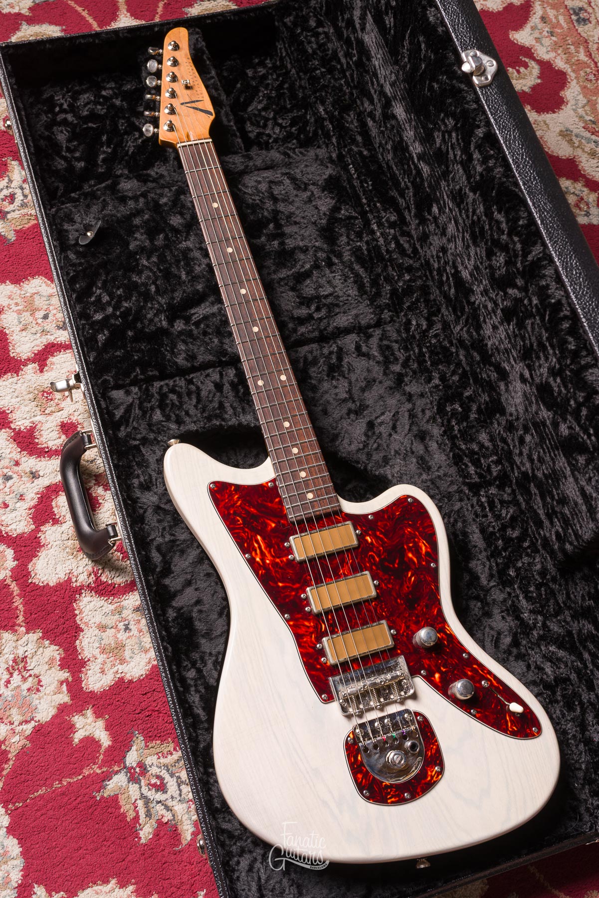 Tom Anderson Raven Classic - Translucent Dirty White (In-Distress) #08-17-20A Second Hand