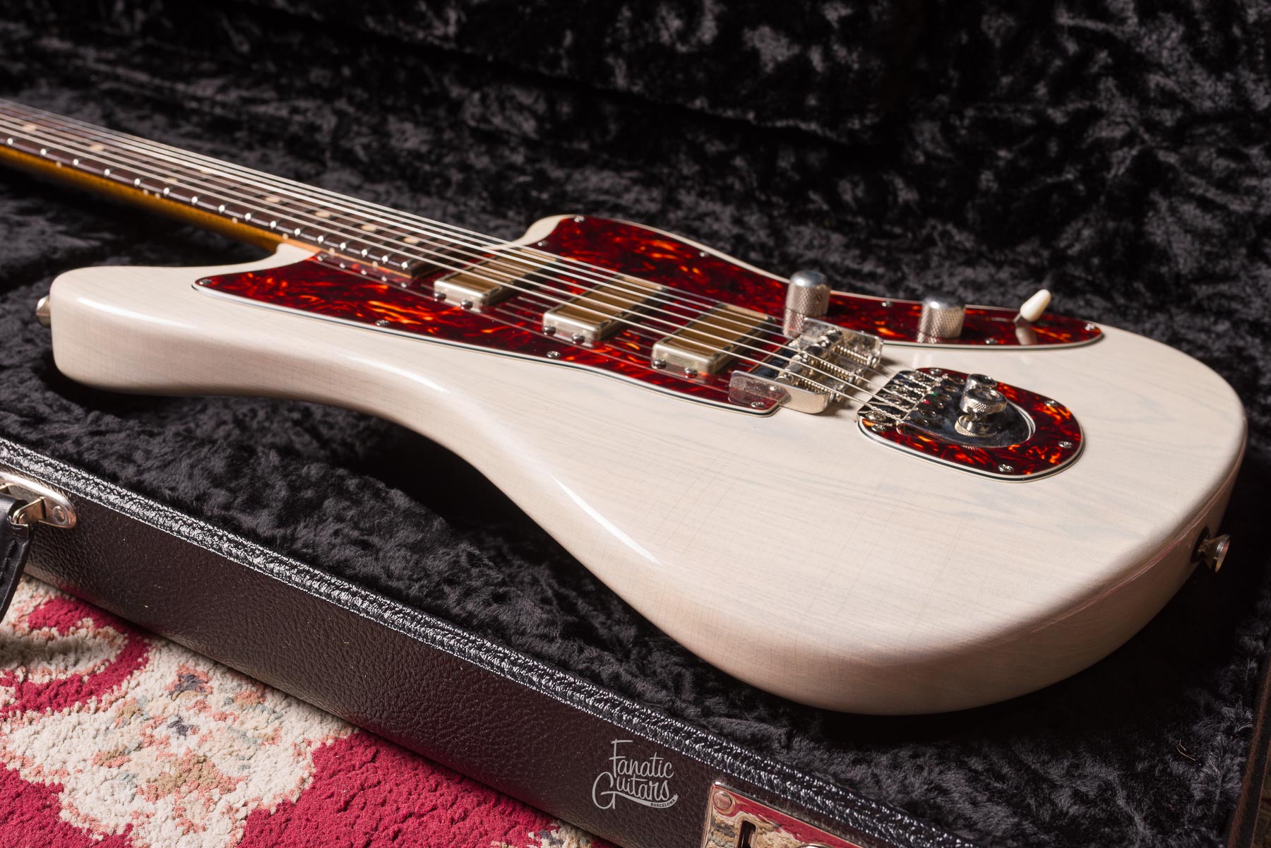 Tom Anderson Raven Classic - Translucent Dirty White (In-Distress) #08-17-20A Second Hand