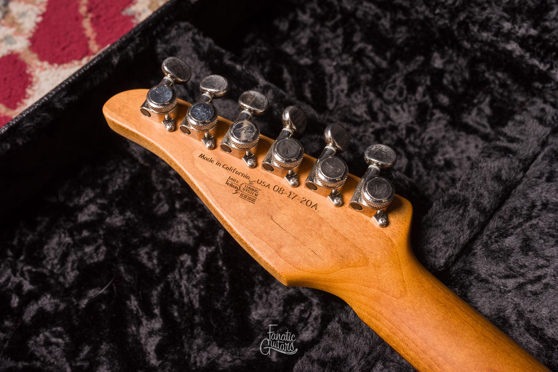 Tom Anderson Raven Classic - Translucent Dirty White (In-Distress) #08-17-20A Second Hand
