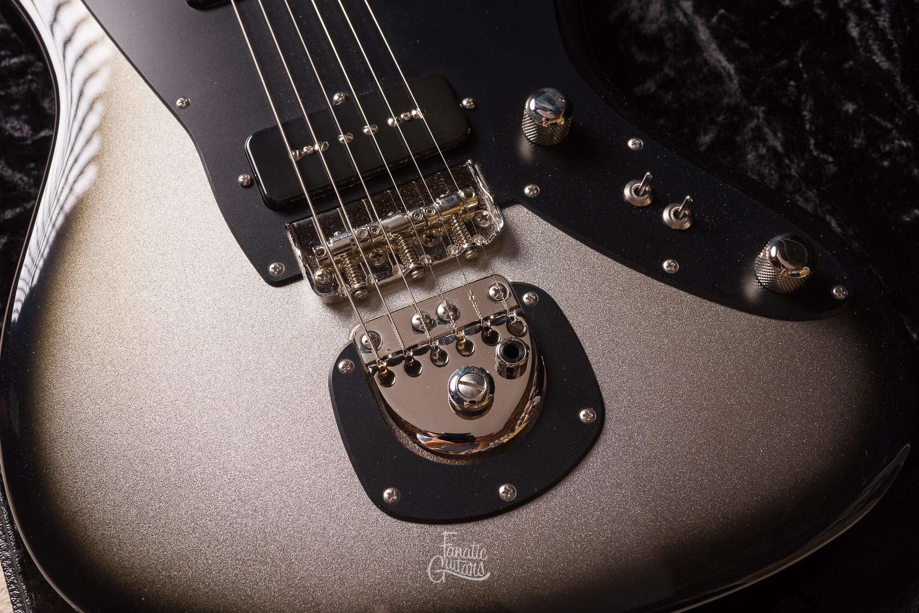 Tom Anderson Raven Classic Silver Burst # 04-06-26A